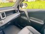 2015年 TOYOTA RAV4 2.0 L  妥善率高~大馬力~頂級配備  E-HI 頂級版 日系原裝進口休旅  工作業務or家庭用車首選休旅車  第9張縮圖