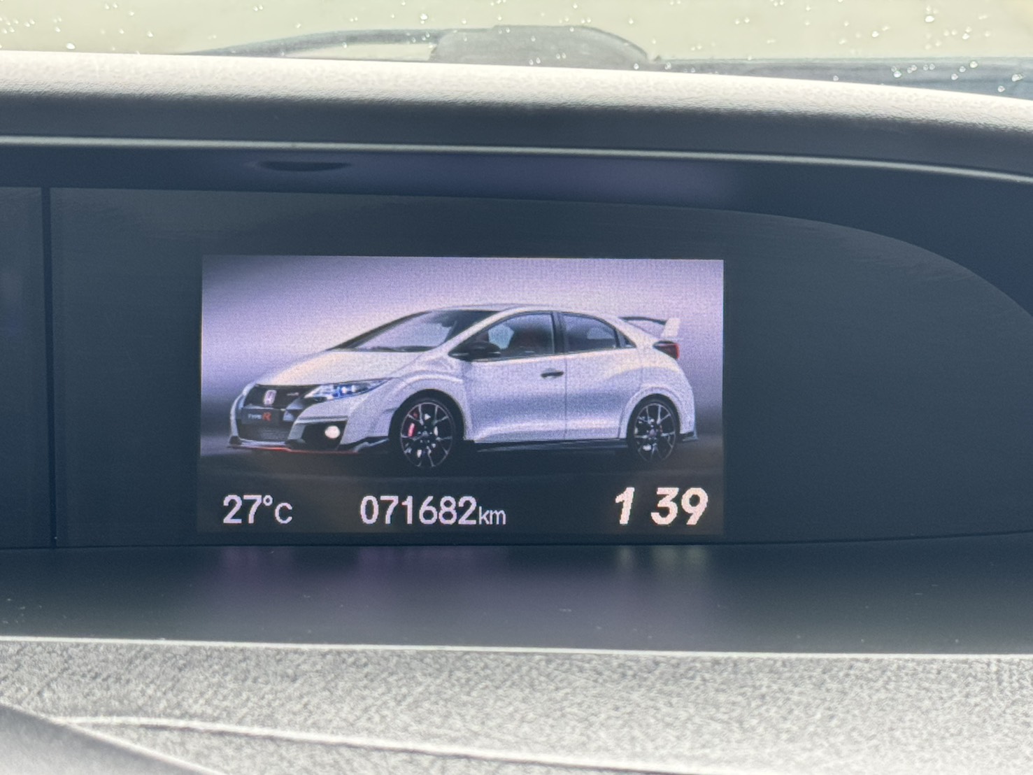 2015年 HONDA CIVIC K14  VTI-S版 頂級款 動力充足  超低里程~年均里程7200公里  配備齊全~省油省稅~環景系統  外型流線帥氣~代步通勤轎車首選  第6張相片