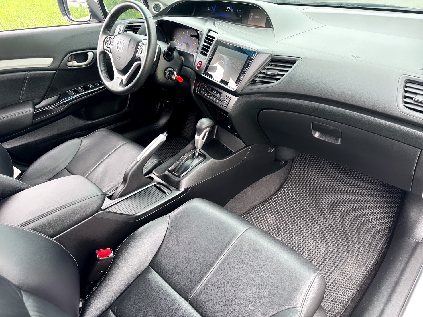 2015年 HONDA CIVIC K14  VTI-S版 頂級款 動力充足  超低里程~年均里程7200公里  配備齊全~省油省稅~環景系統  外型流線帥氣~代步通勤轎車首選  第14張相片