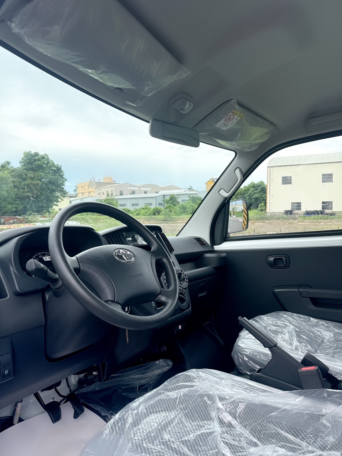 2024年 TOWN ACE 1.5L 木床貨車  原廠保固中~4年12萬公里  全新車~自排框式木床車型  妥善率~運輸載貨~商車第一首選  第12張相片