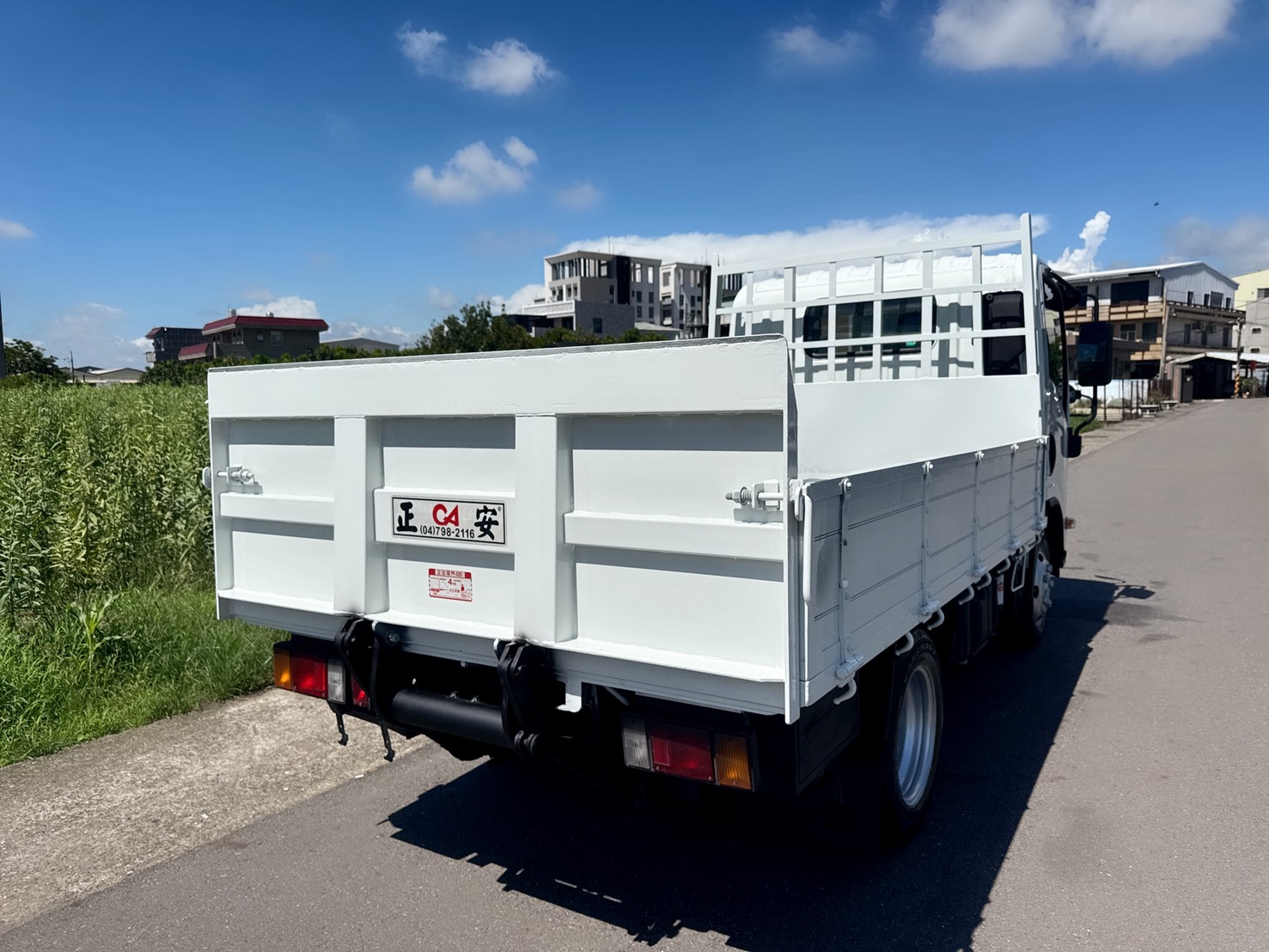 2017年 ISUZU 一路發 10.5呎  免加尿素~自排車型~妥善率高  日本原裝進口一路發~總重升級5噸  超耐操發財車~商用載貨~第一首選!  第4張相片
