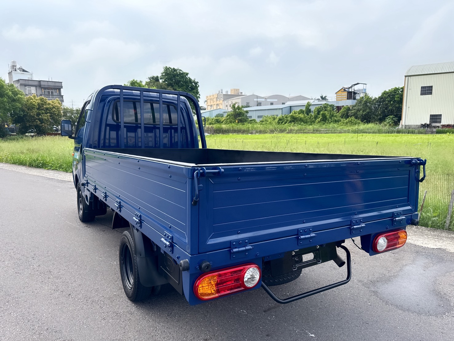 2020年 現代 Porter 小霸王貨車  柴油大扭力~載貨輕鬆省力~  後斗長車床車型+全車車底板  總重3.25噸~商用運輸載貨首選!  第3張相片