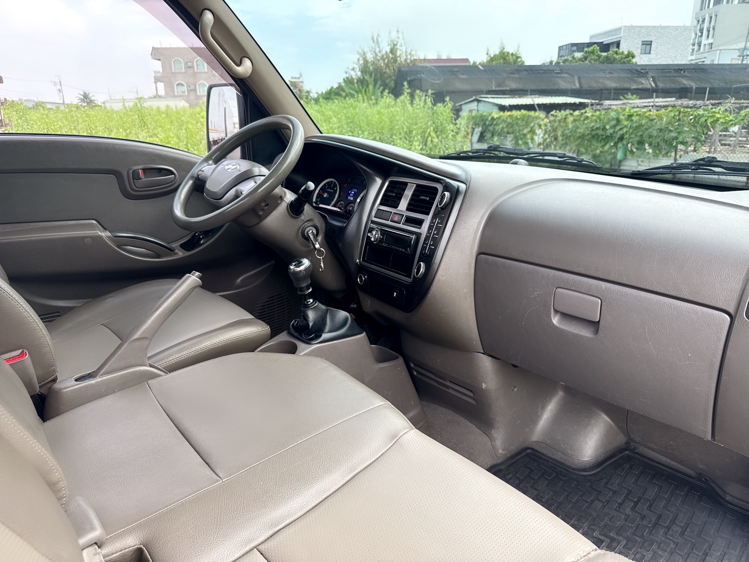 2020年 現代 Porter 小霸王貨車  柴油大扭力~載貨輕鬆省力~  後斗長車床車型+全車車底板  總重3.25噸~商用運輸載貨首選!  第12張相片