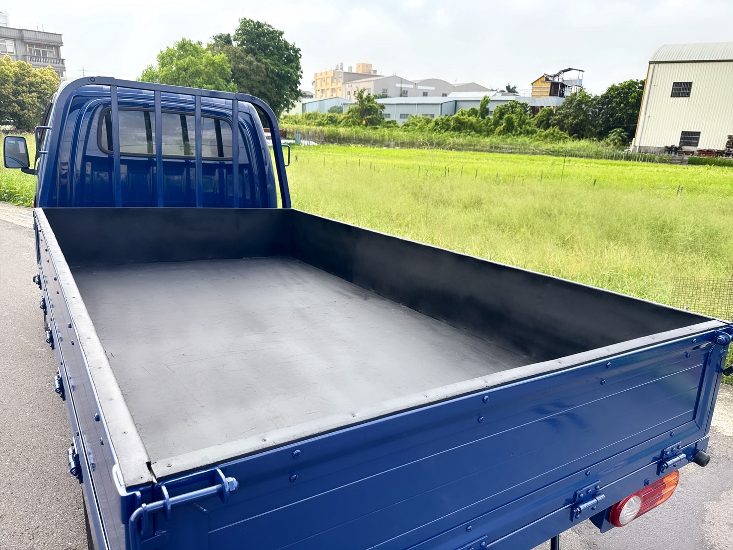 2020年 現代 Porter 小霸王貨車  柴油大扭力~載貨輕鬆省力~  後斗長車床車型+全車車底板  總重3.25噸~商用運輸載貨首選!  第14張相片