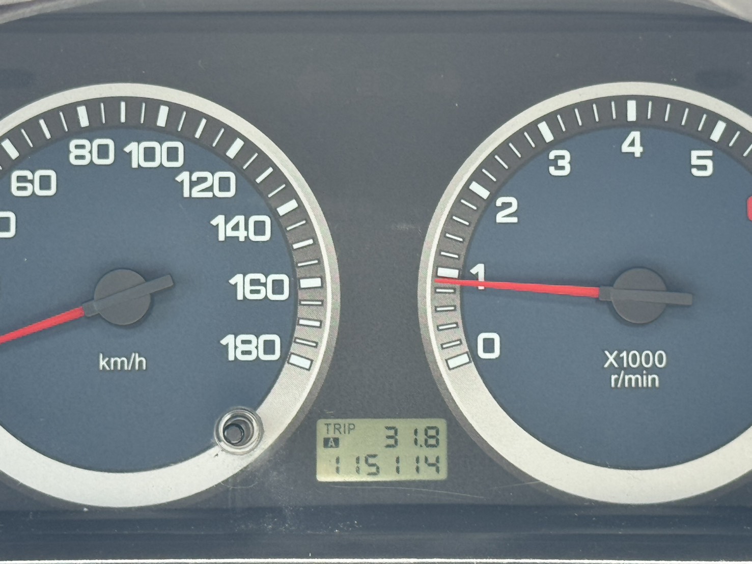 2019年 三菱 得利卡 2.4L 貨車  里程保證~一手車~內外車況佳  塑鋁板廂+左右開門廂式發財車  商用初創~企業增購~商用車首選  第8張相片