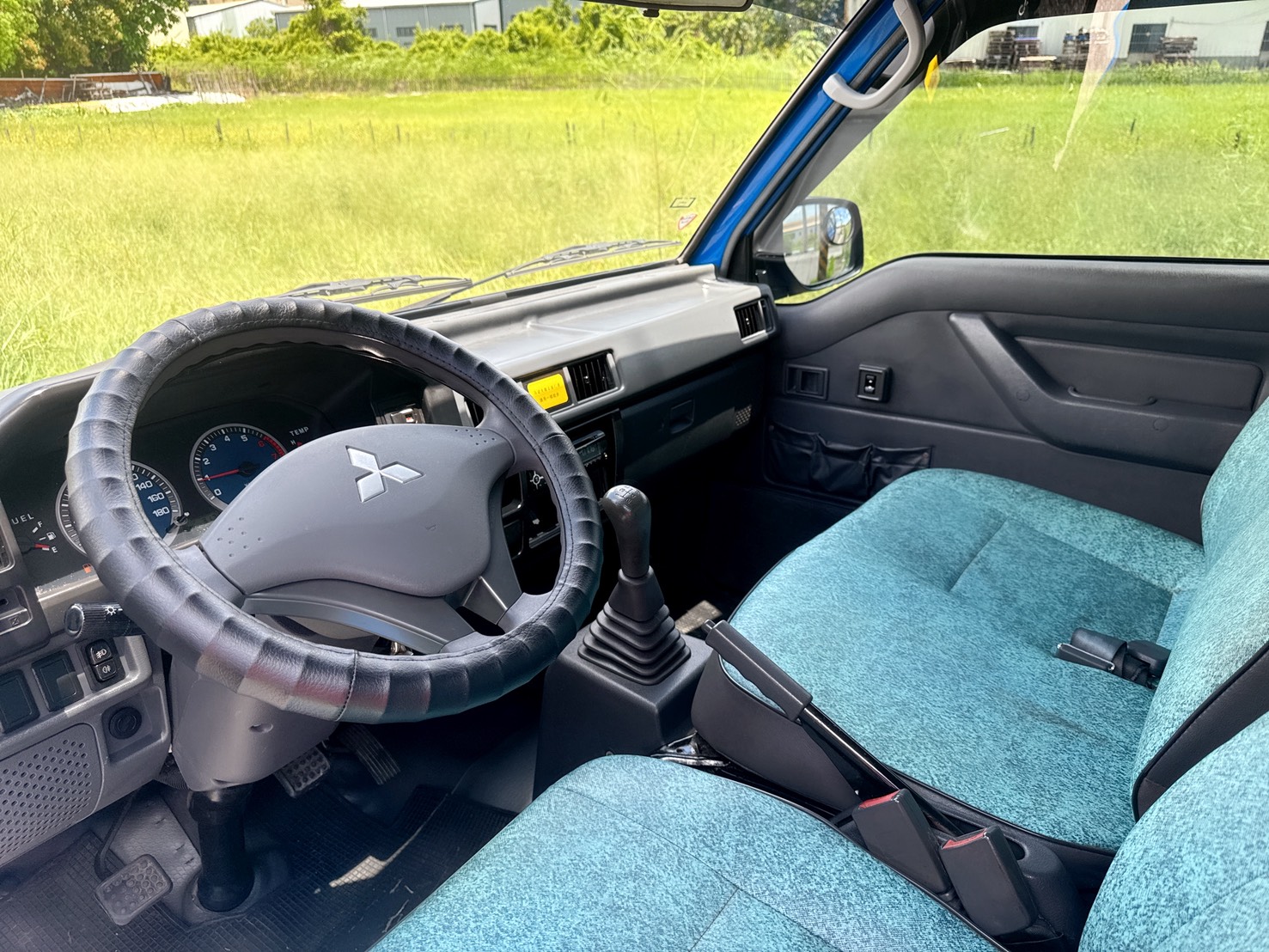 2019年 三菱 得利卡 2.4L 貨車  里程保證~一手車~內外車況佳  塑鋁板廂+左右開門廂式發財車  商用初創~企業增購~商用車首選  第12張相片