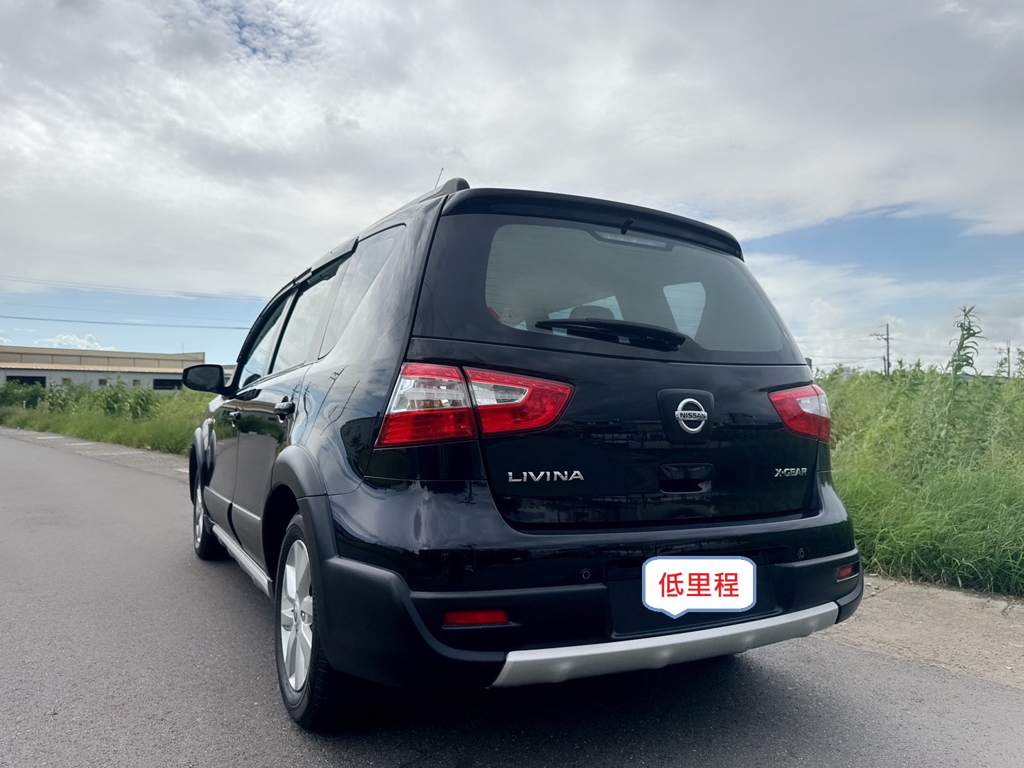 2019年 日產 LIVINA 行家皮椅版  『 魔術大空間 ❖ 都市小休旅 』  最佳轎式休旅車.載人載貨都便利  原版件+低里程~年均里程9300公里  代步+旅遊~五門掀背小車的第一首選  第3張相片