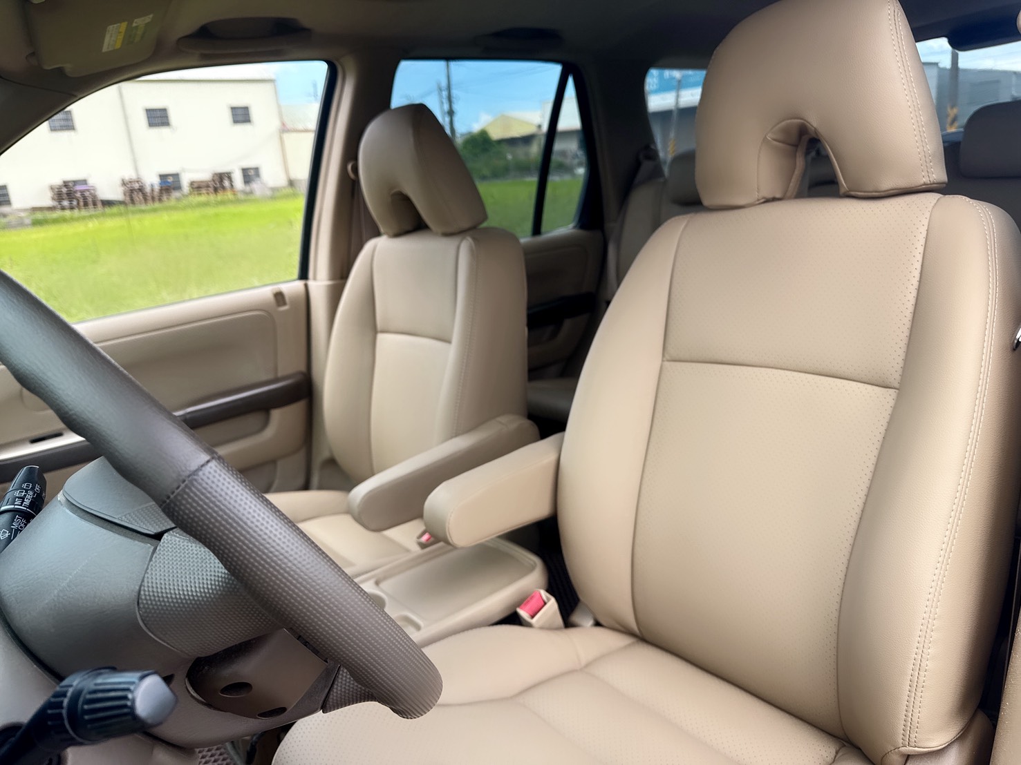 2005年 HONDA CR-V 2.0 L  經典車型~里程保證~妥善率高  一手車~車室空間大~內裝漂亮  代步/出遊/工作~平價休旅首選  第10張相片