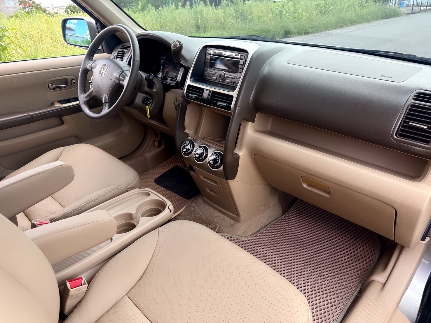 2005年 HONDA CR-V 2.0 L  經典車型~里程保證~妥善率高  一手車~車室空間大~內裝漂亮  代步/出遊/工作~平價休旅首選  第13張相片