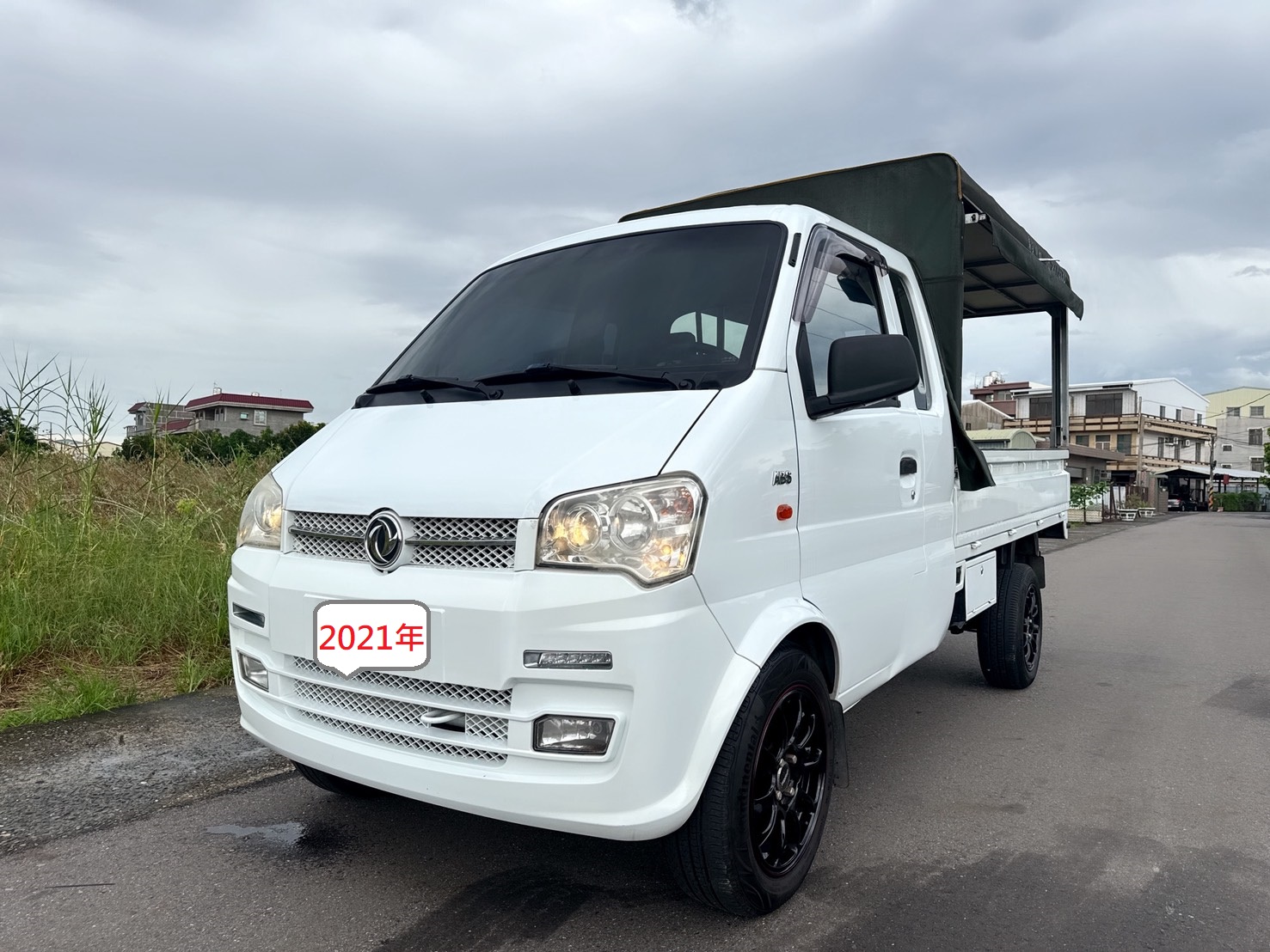 2021年 東風穩發 長鐵床貨車  超低里程~年均里程5750公里 搭載免踩離合器系統+三面掀帆布 大單廂+座艙大空間~經濟實用商用車  第1張相片