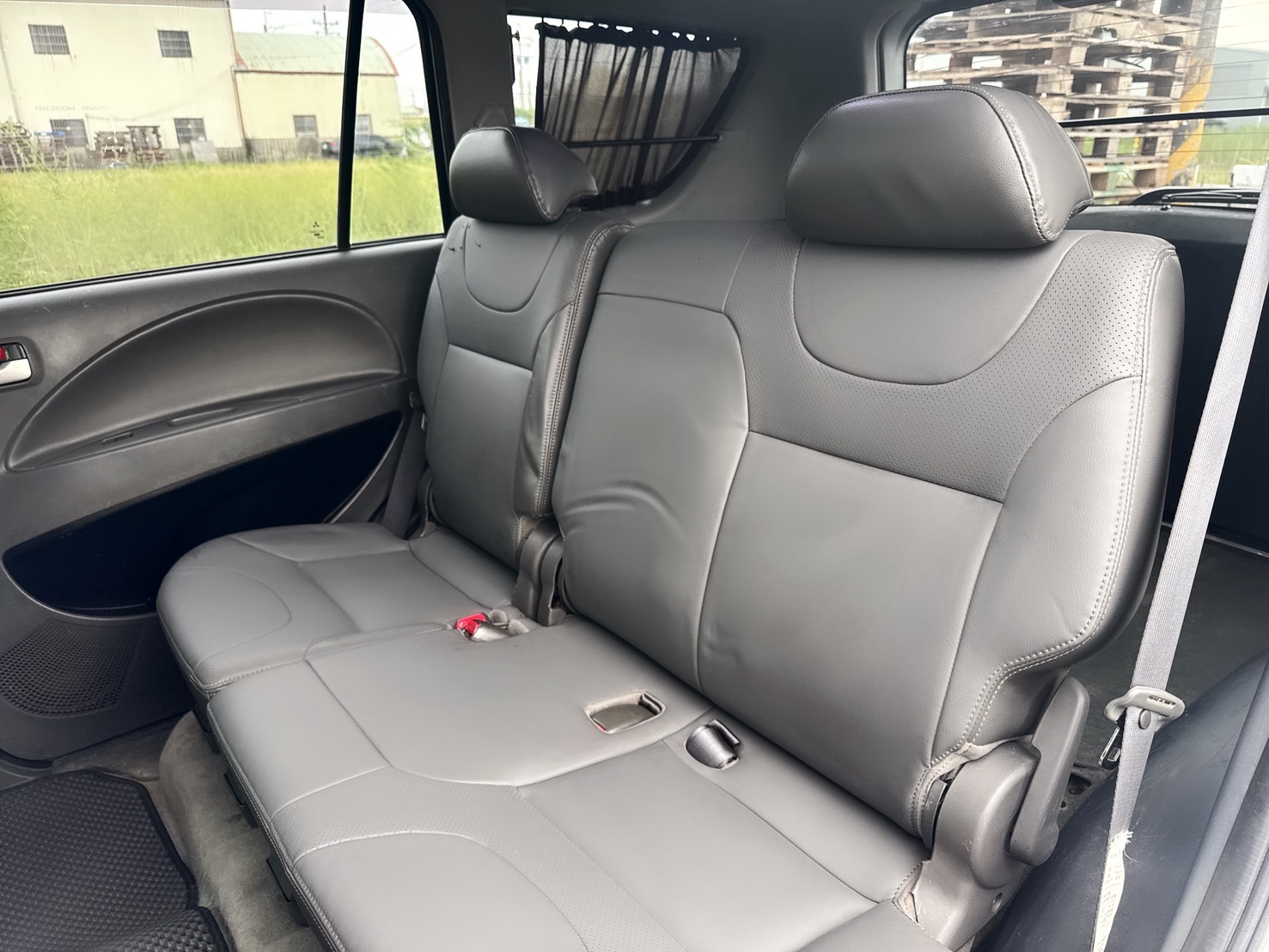 2012年 三菱 ZINGER 旗艦型『商旅大贏家❖跨界多功能休旅』里程保證~超大空間~影音一次俱全~旅行露營+商務用途兼具的第一商旅!  第13張相片