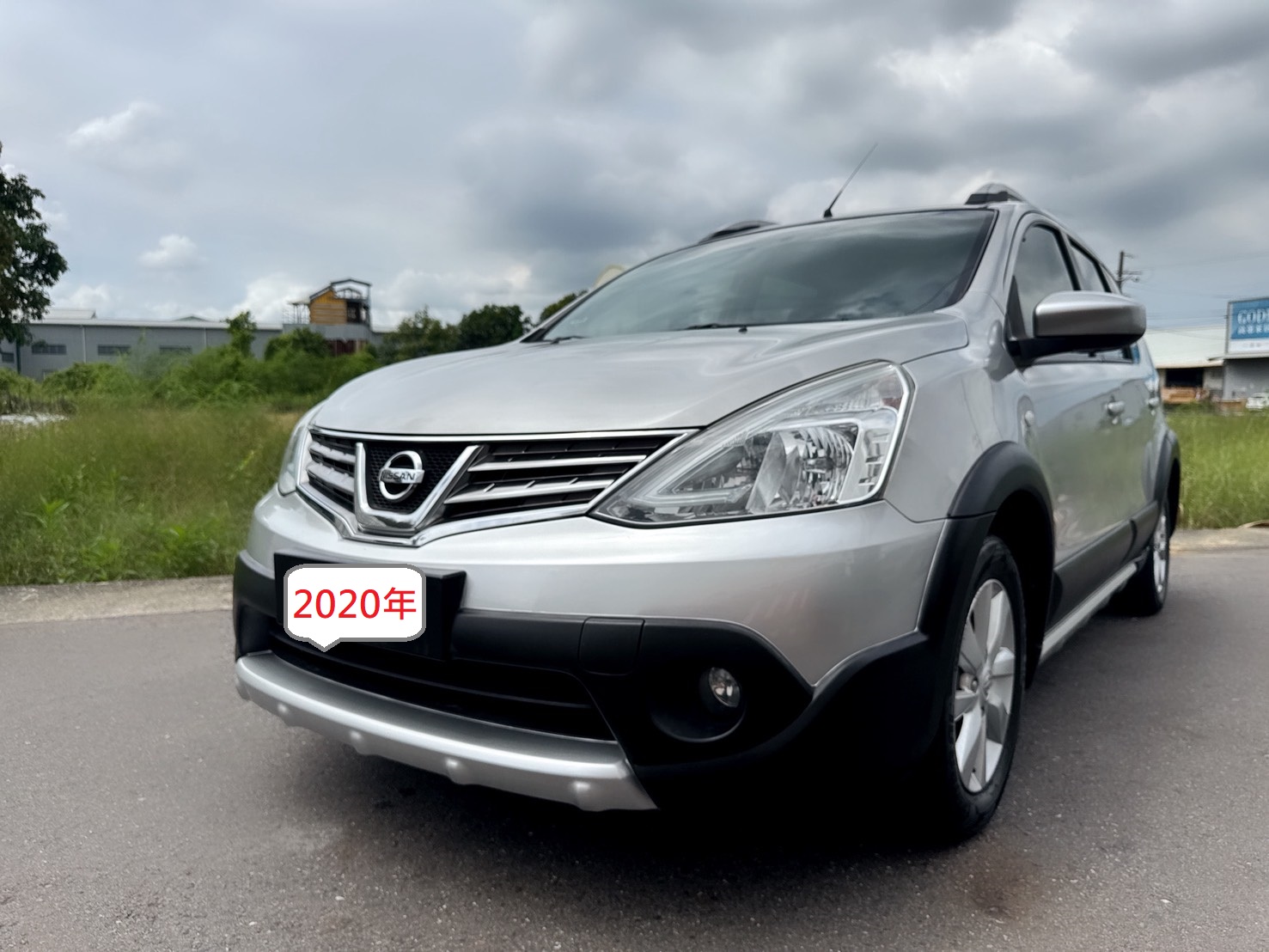 2020年 日產 LIVINA 1.6 行家皮椅版『魔術大空間❖都市小休旅』最佳轎式休旅車.載人載貨都便利  代步+旅遊~五門掀背小車的第一首選!  第1張相片