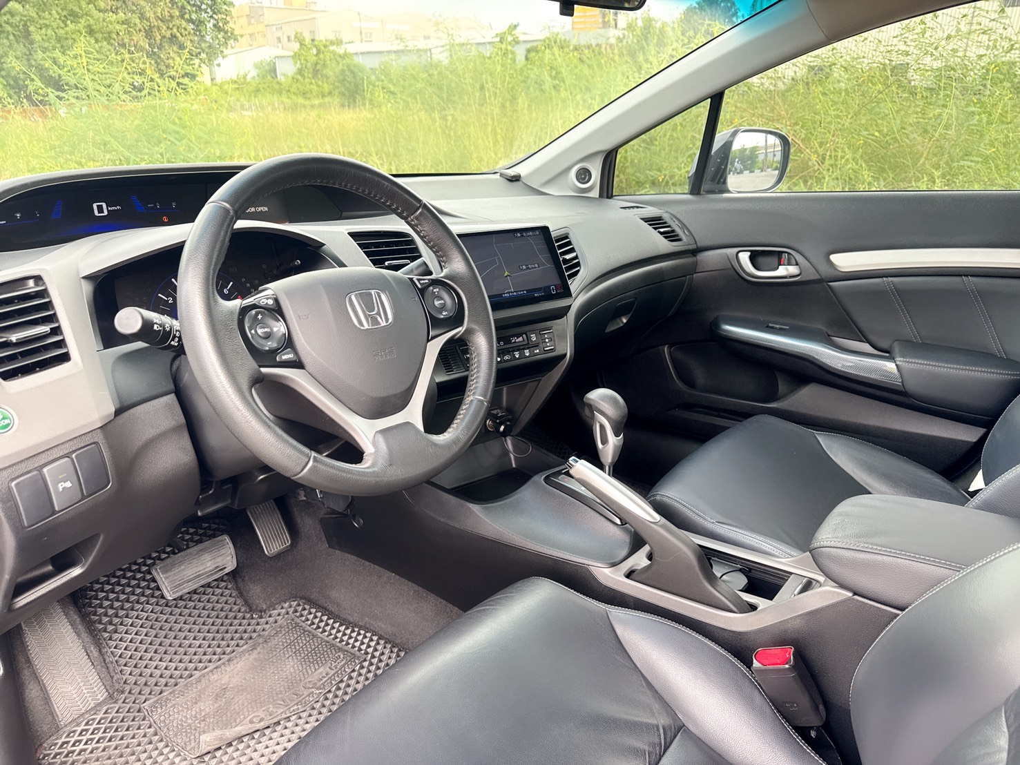 2012年 HONDA CIVIC K14  VTI-S版 頂級款 動力充足  低里程~年均里程9100公里  配備齊全~省油省稅~影音升級  外型流線帥氣~代步通勤轎車首選  第10張相片