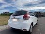 2017年 Toyota Yaris 1.5 經典型  熱門掀背車款~都市停車便利 超低里程~年均里程6300公里 里程保證~省油+省稅~妥善率高 最佳代步通勤都會小車第一首選  第4張縮圖