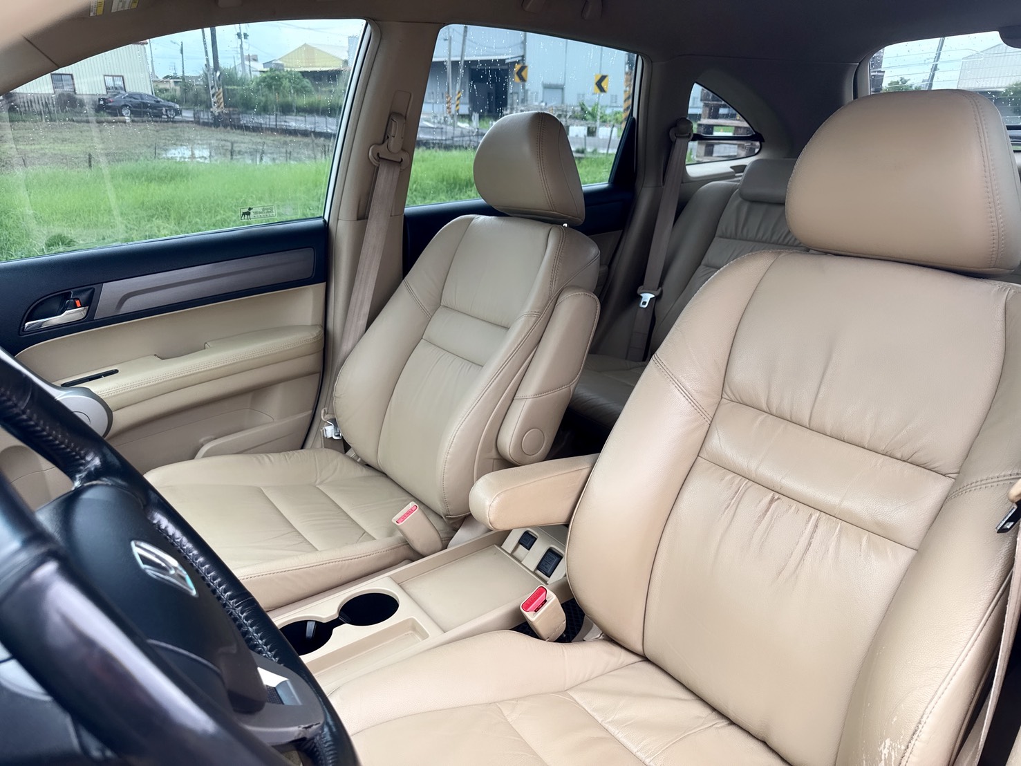 2007年 HONDA CR-V 2.0L  改款新車型~經典保值休旅  里程保證~妥善率高~車況佳  動力駕馭充足+車室寬敞舒適  代步/出遊/工作~平價休旅首選  第12張相片