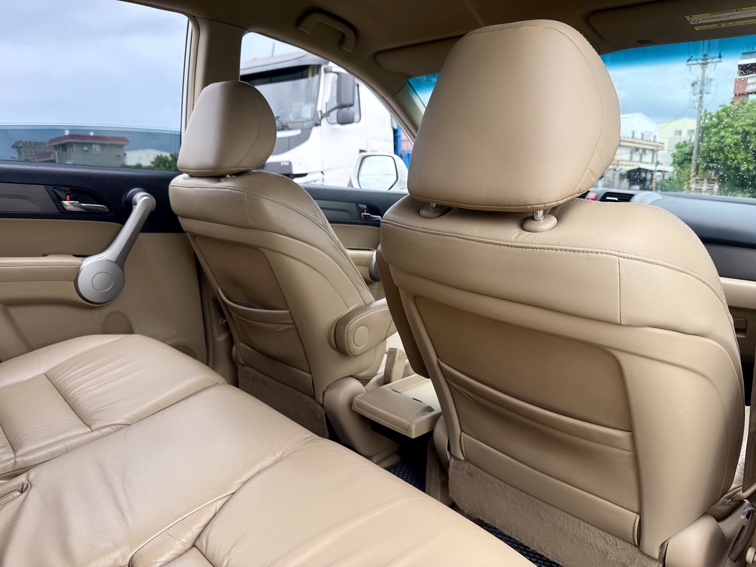 2007年 HONDA CR-V 2.0L  改款新車型~經典保值休旅  里程保證~妥善率高~車況佳  動力駕馭充足+車室寬敞舒適  代步/出遊/工作~平價休旅首選  第17張相片