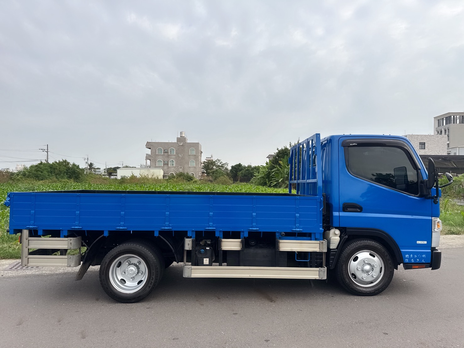 2022年三菱 FUSO 堅達 貨車  總重正5公噸！11.5尺木床  全車原版件~原廠定期保養 五噸商用車載貨運輸第一首選  第6張相片