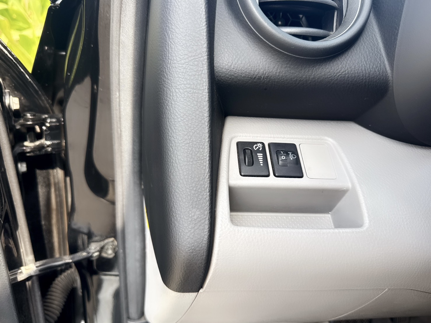 2009年 TOYOTA RAV4 2.4L G版  日系原裝進口休旅車~妥善率高  強勁動力~豪華內裝~後廂空間大  經典車款~工作or家庭用車RV首選  第6張相片