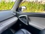 2009年 TOYOTA RAV4 2.4L G版  日系原裝進口休旅車~妥善率高  強勁動力~豪華內裝~後廂空間大  經典車款~工作or家庭用車RV首選  第10張縮圖