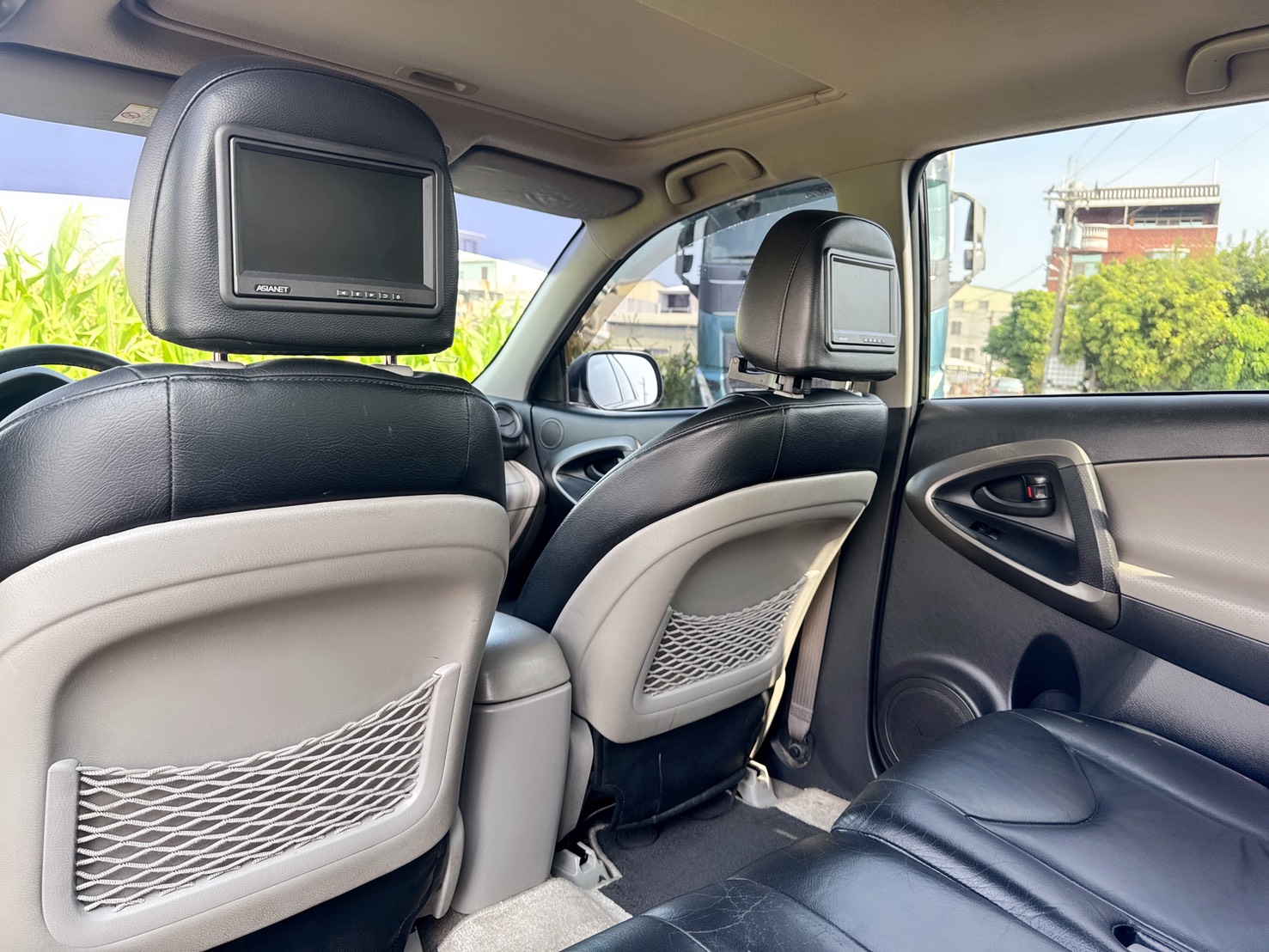 2009年 TOYOTA RAV4 2.4L G版  日系原裝進口休旅車~妥善率高  強勁動力~豪華內裝~後廂空間大  經典車款~工作or家庭用車RV首選  第13張相片