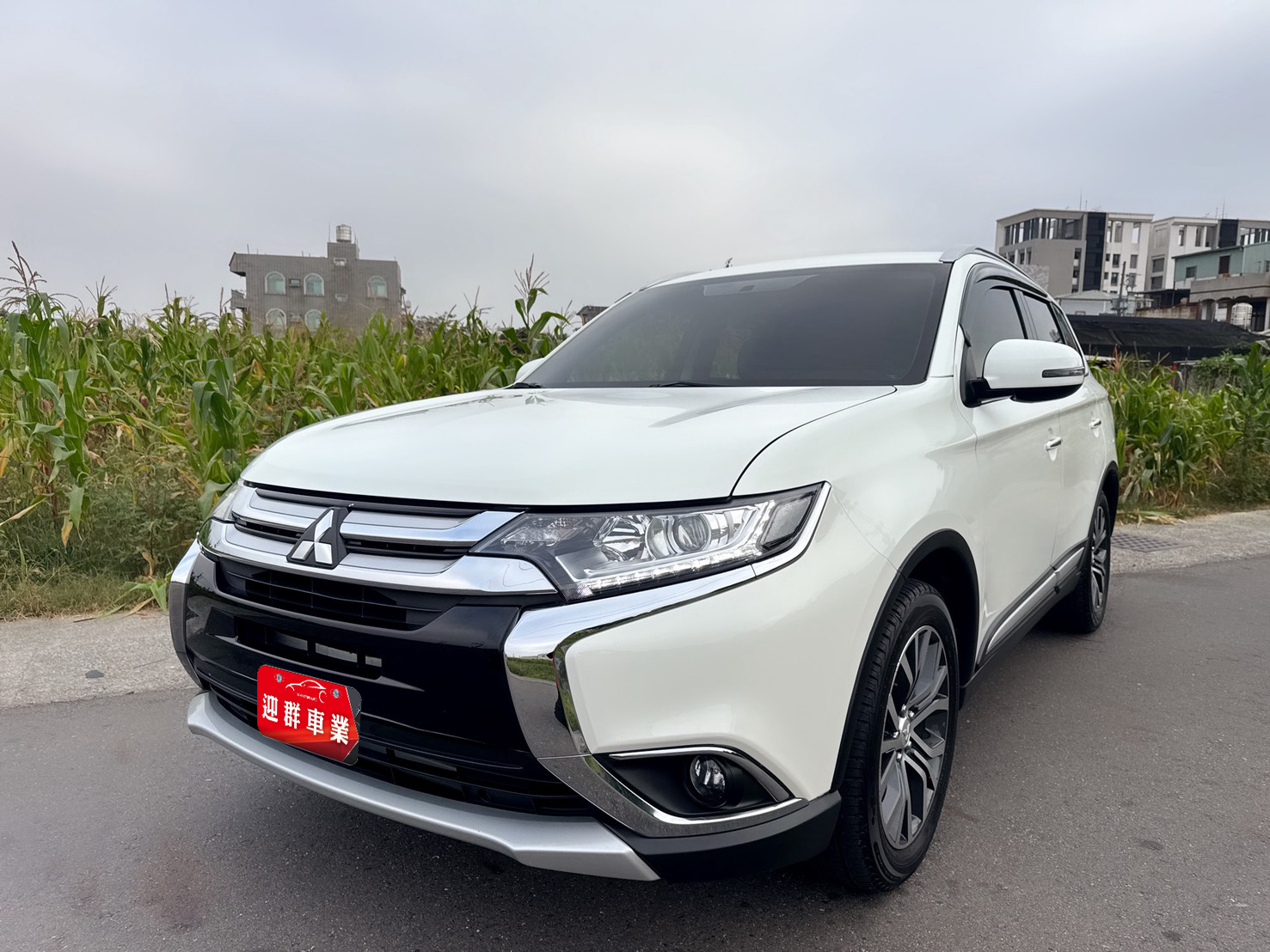 2016年 三菱 OUTLANDER 魅力型  超低里程~年里程5300公里~里程保證 全新安卓機+電子後視鏡+後廂置物盒  內外如新~CP值最高SUV休旅車首選  第1張相片