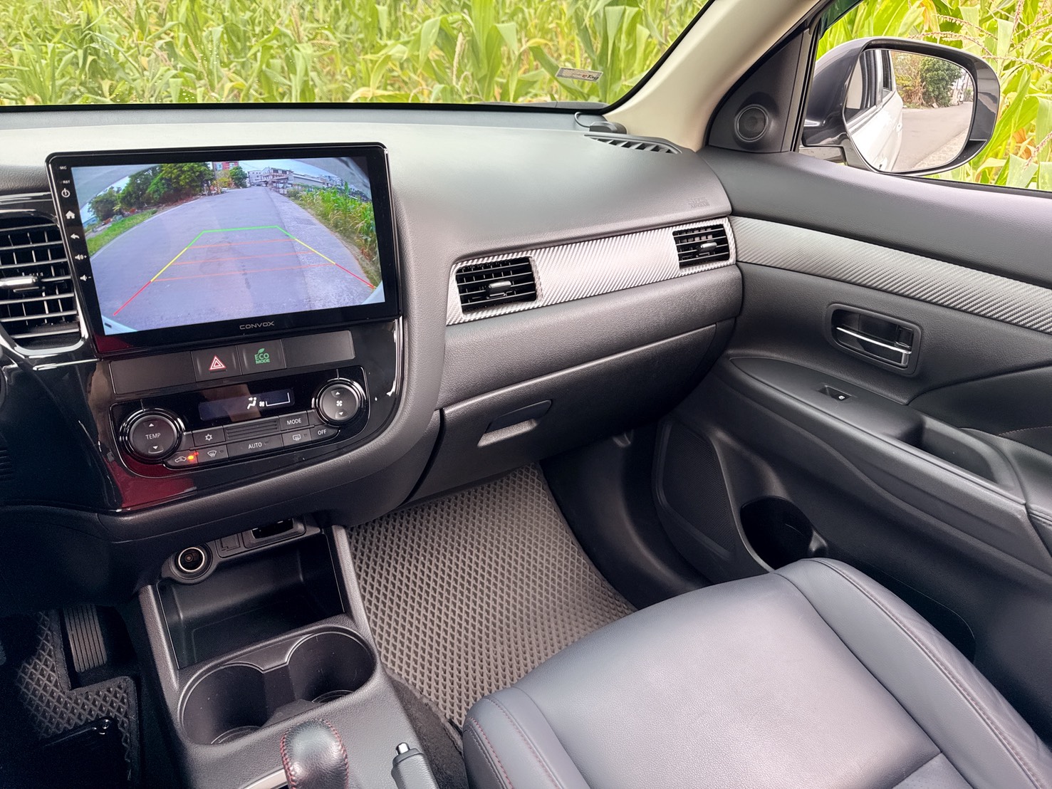 2016年 三菱 OUTLANDER 魅力型  超低里程~年里程5300公里~里程保證 全新安卓機+電子後視鏡+後廂置物盒  內外如新~CP值最高SUV休旅車首選  第8張相片