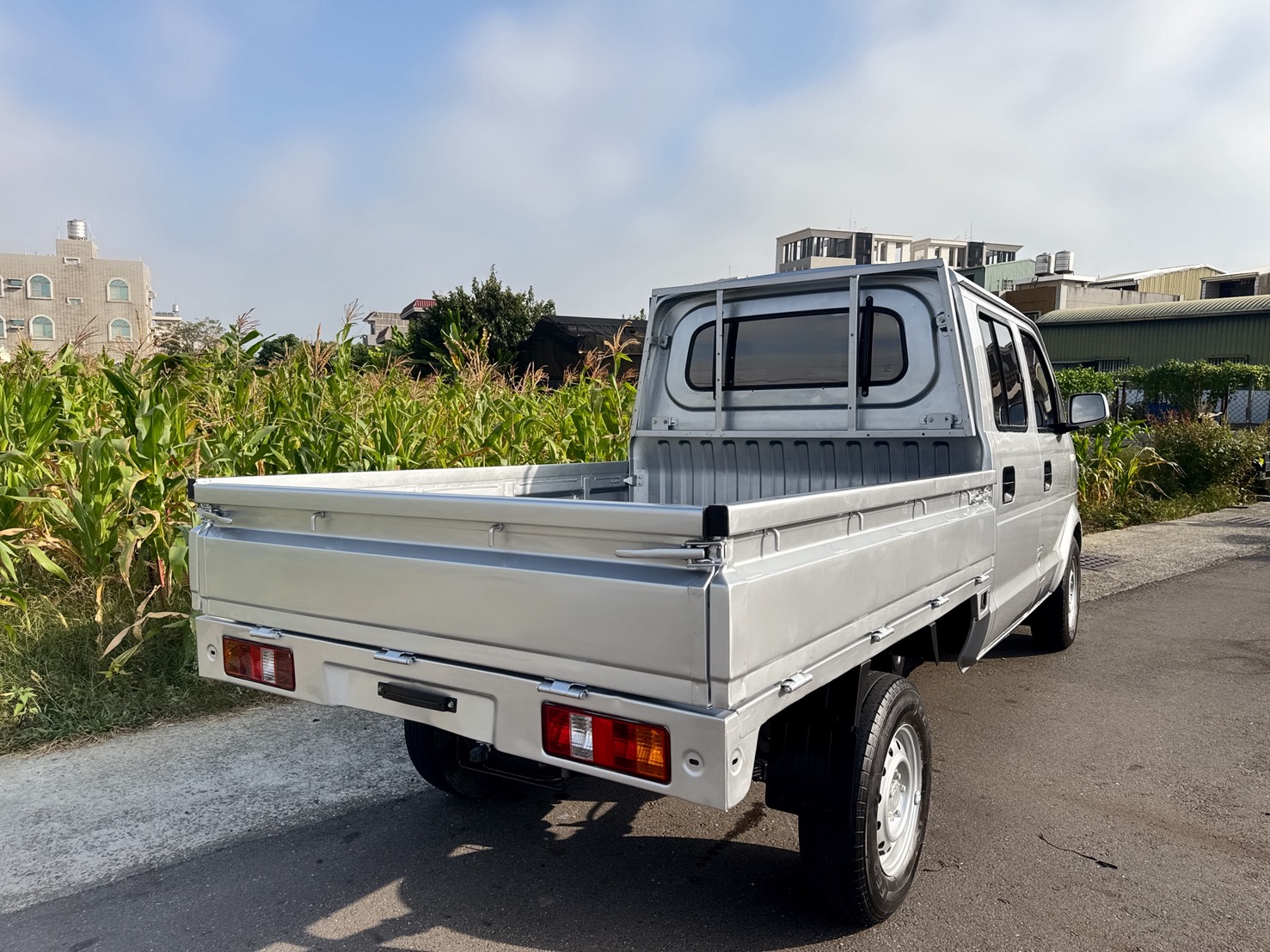 2021年 東風穩發 <雙廂> 貨車  安裝免踩離合器系統+超低里程  四人座~載人載貨一次完美搞定  經濟實用客商兩用貨車優質首選  第2張相片