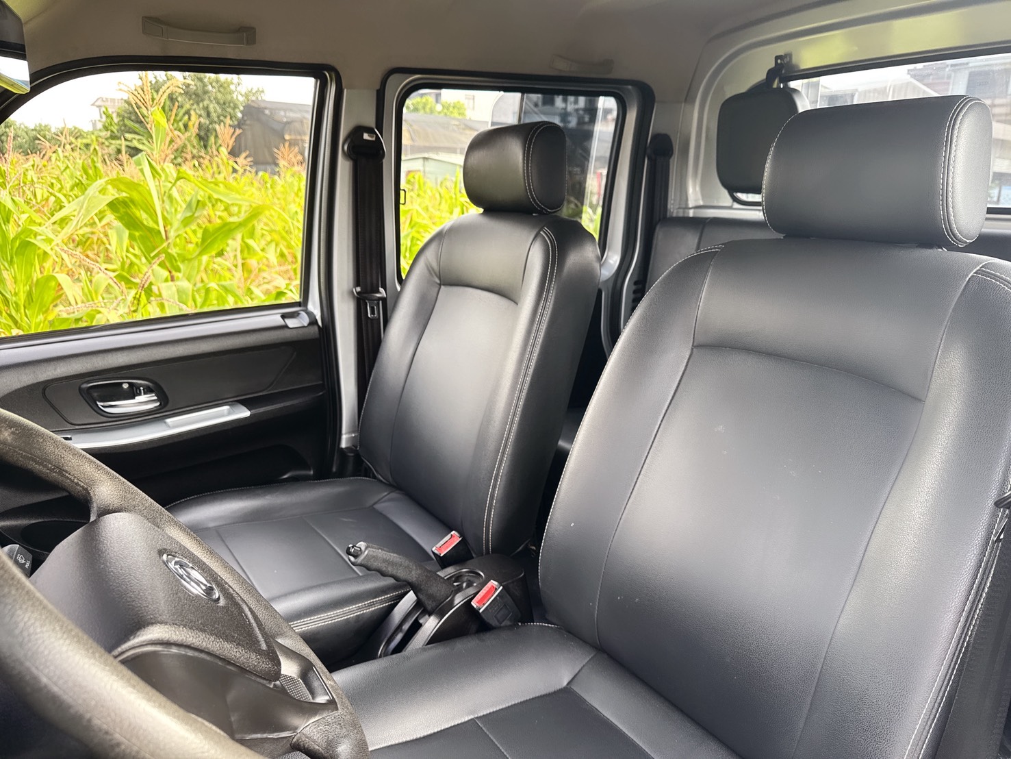 2021年 東風穩發 <雙廂> 貨車  安裝免踩離合器系統+超低里程  四人座~載人載貨一次完美搞定  經濟實用客商兩用貨車優質首選  第9張相片