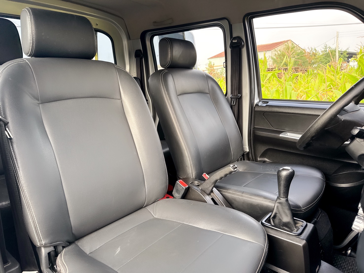 2021年 東風穩發 <雙廂> 貨車  安裝免踩離合器系統+超低里程  四人座~載人載貨一次完美搞定  經濟實用客商兩用貨車優質首選  第13張相片