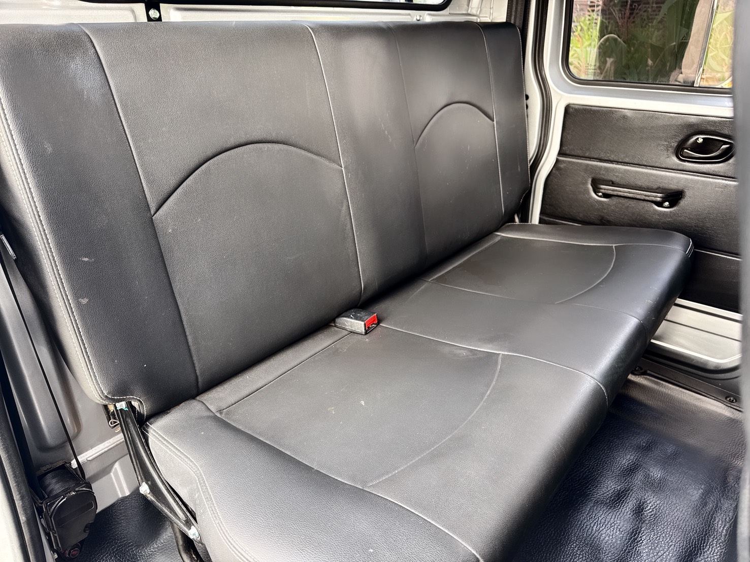 2021年 東風穩發 <雙廂> 貨車  安裝免踩離合器系統+超低里程  四人座~載人載貨一次完美搞定  經濟實用客商兩用貨車優質首選  第15張相片