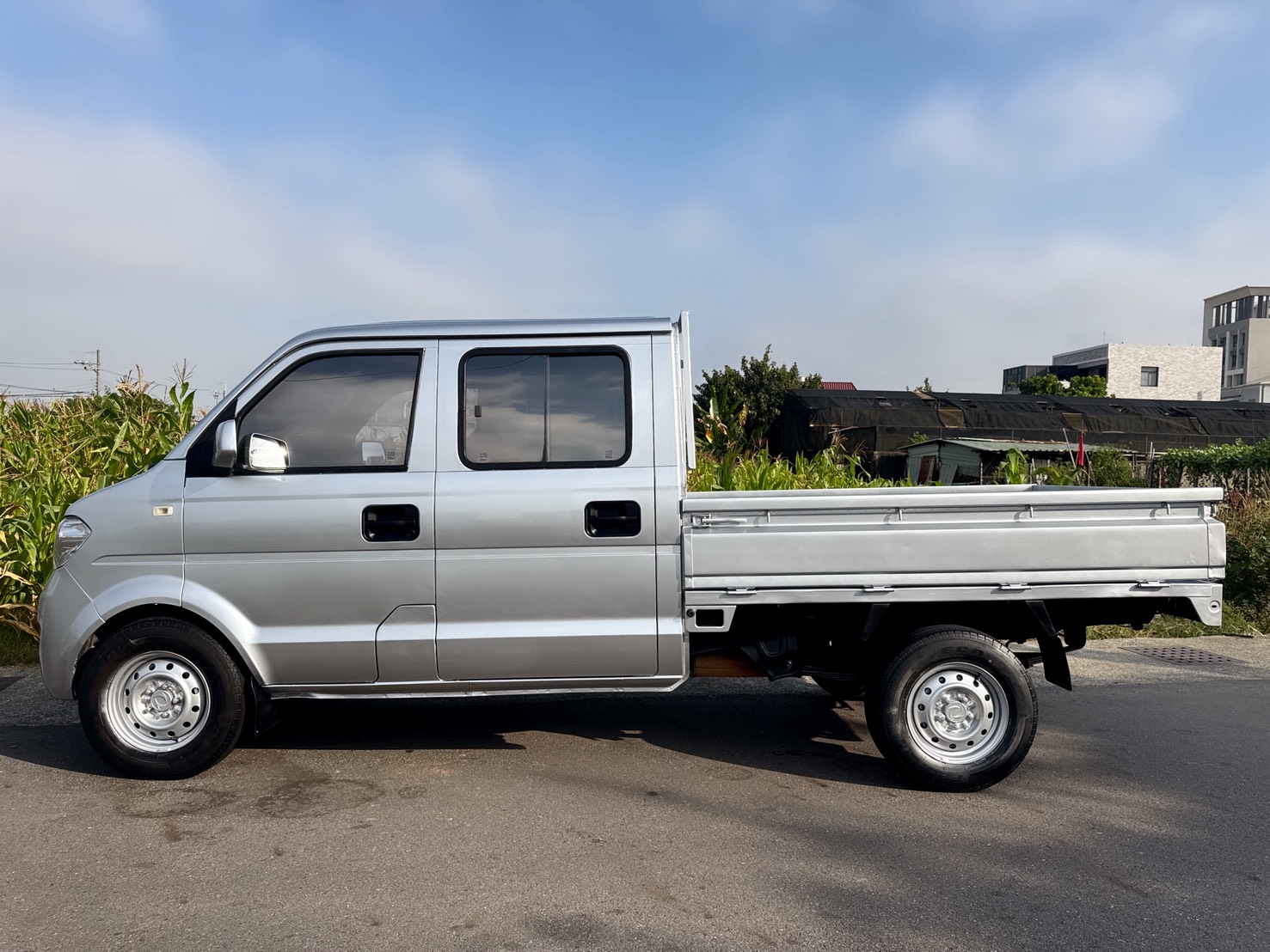 2021年 東風穩發 <雙廂> 貨車  安裝免踩離合器系統+超低里程  四人座~載人載貨一次完美搞定  經濟實用客商兩用貨車優質首選  第16張相片