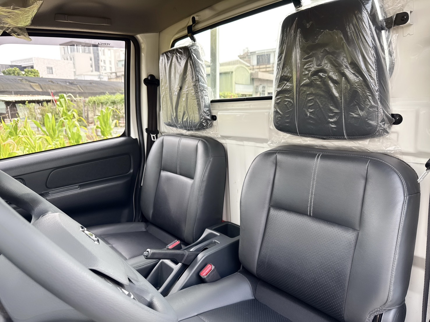 2022年 中華 A190 菱利貨車  雙安全氣囊+2.5尺升降尾門  『自排』好駕馭~工作開車輕鬆  框式木床,省油省稅金,輕商首選  第12張相片