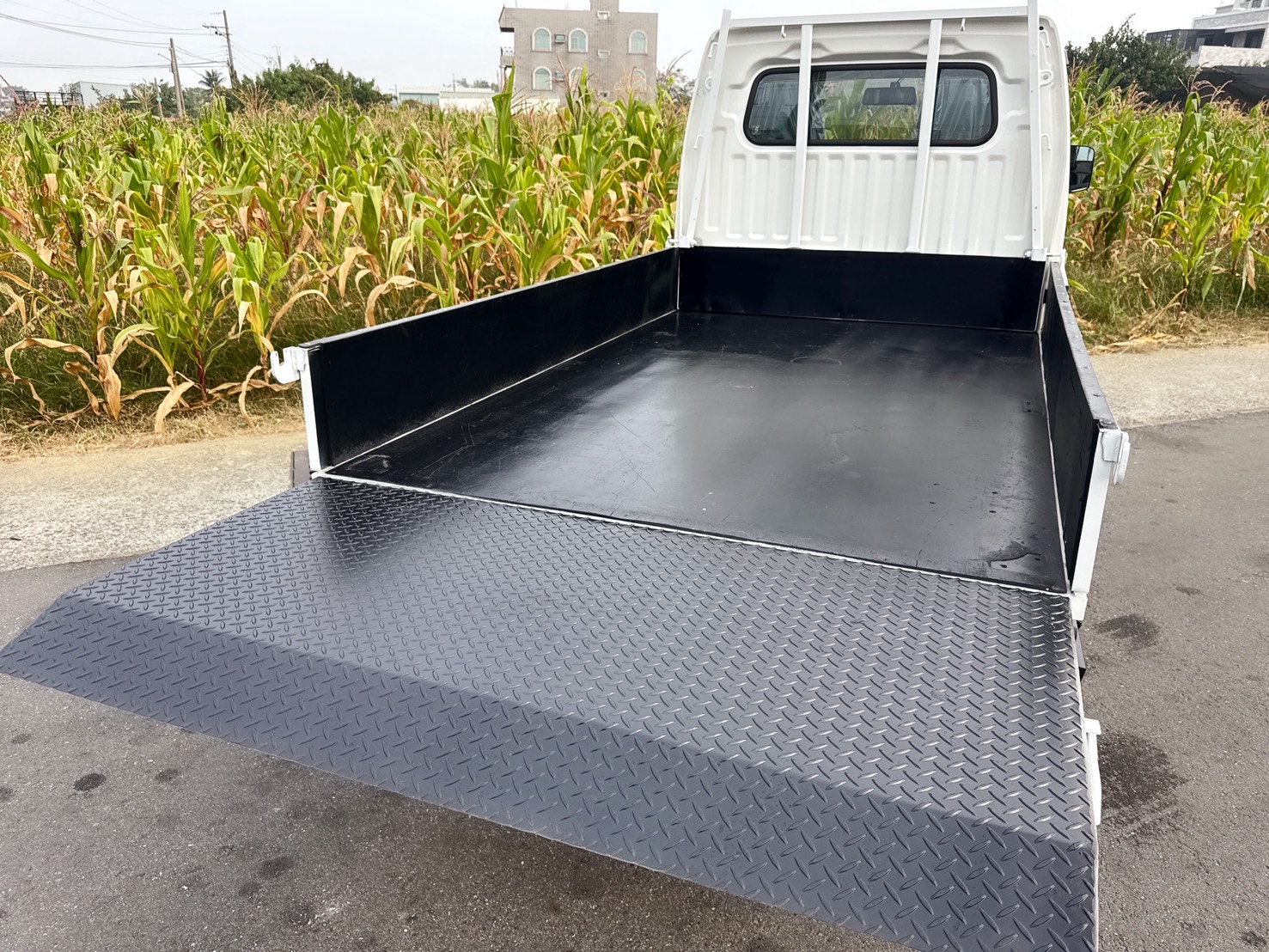 2022年 中華 A190 菱利貨車  雙安全氣囊+2.5尺升降尾門  『自排』好駕馭~工作開車輕鬆  框式木床,省油省稅金,輕商首選  第16張相片