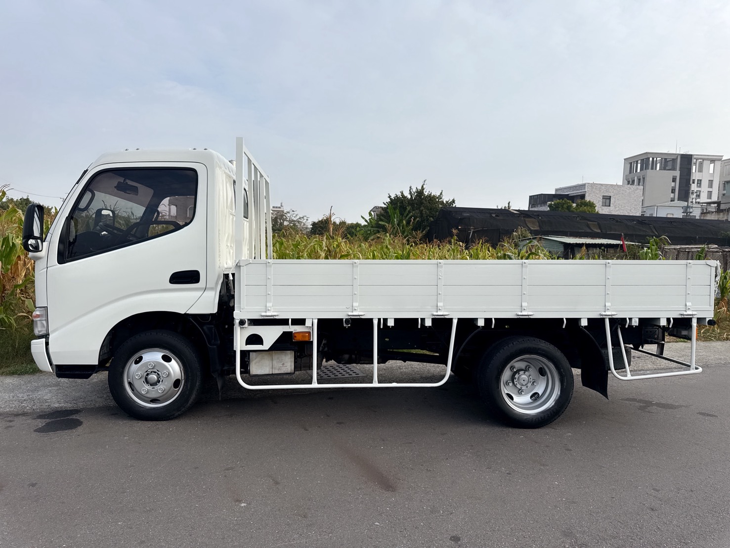 2019年 HINO 300 11.5尺 貨車   超大馬力~扭力極強~妥善率高  總重升級5噸~免加尿素~低里程  高車頂車型~車室空間大~車況佳  第5張相片