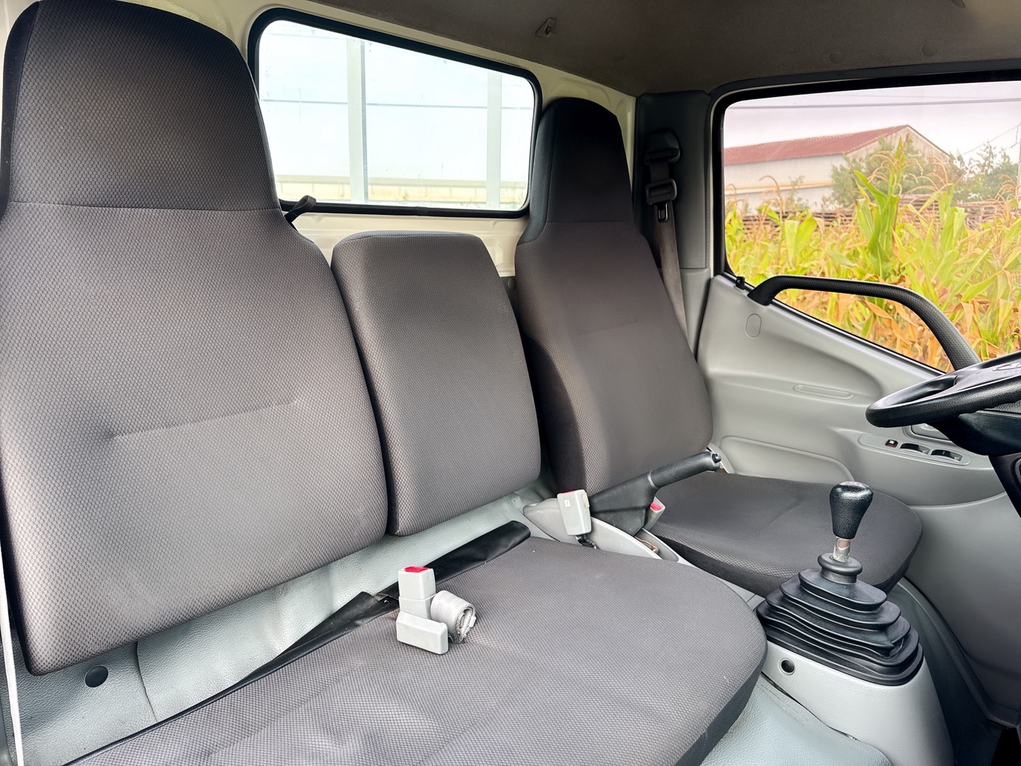 2019年 HINO 300 11.5尺 貨車   超大馬力~扭力極強~妥善率高  總重升級5噸~免加尿素~低里程  高車頂車型~車室空間大~車況佳  第14張相片