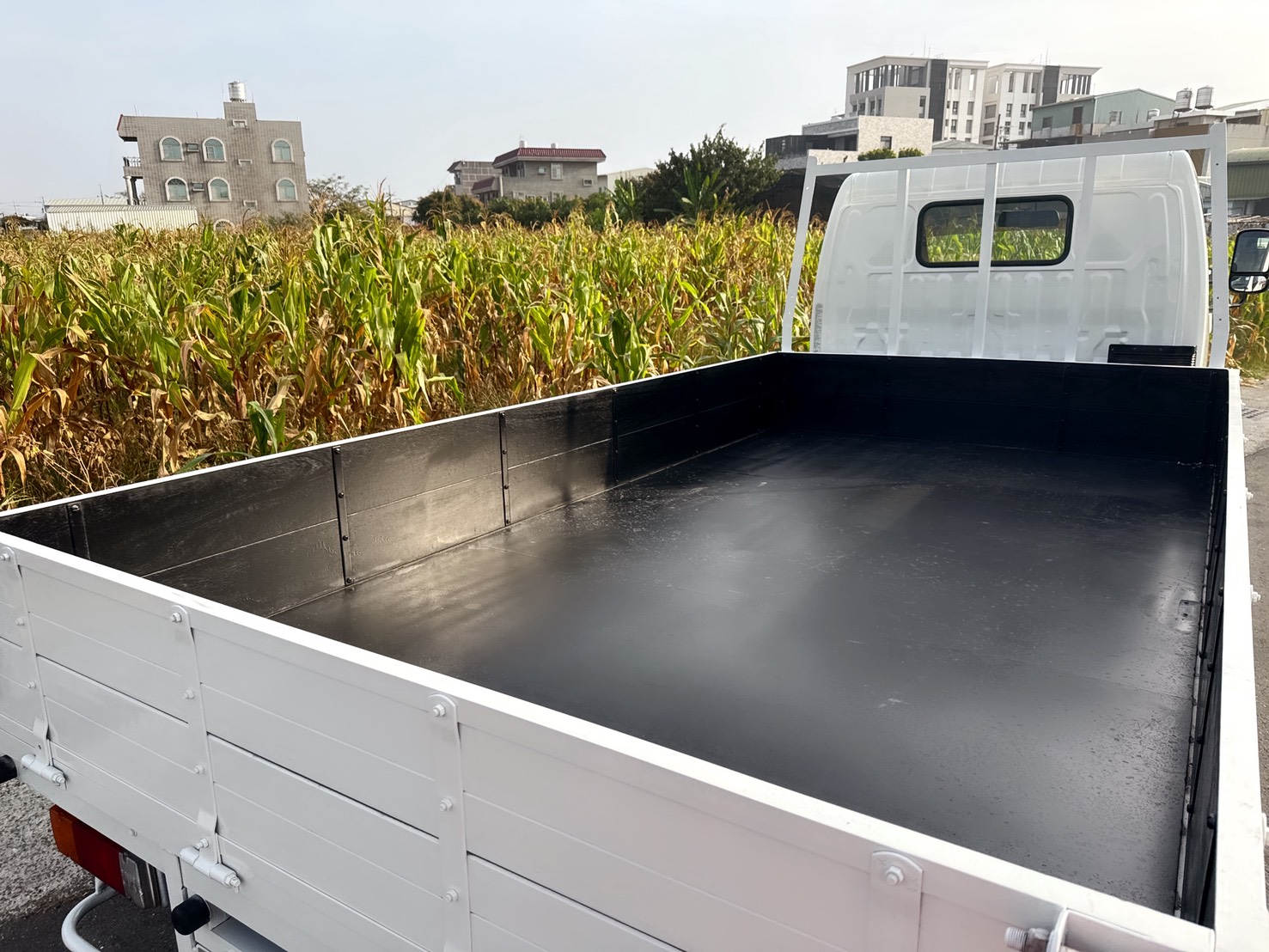 2019年 HINO 300 11.5尺 貨車   超大馬力~扭力極強~妥善率高  總重升級5噸~免加尿素~低里程  高車頂車型~車室空間大~車況佳  第16張相片