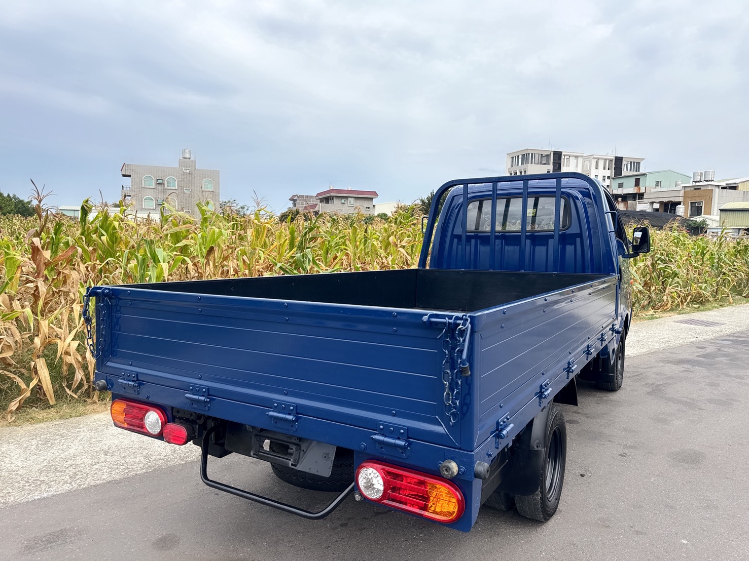 2021年 現代 PORTER 小霸王  載物大空間 貨台長10.3尺車型  自排車型~總重3.25公噸 車況佳  柴油高扭力 商務運輸載貨首選  第4張相片