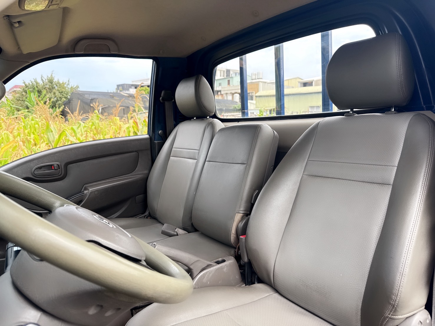 2021年 現代 PORTER 小霸王  載物大空間 貨台長10.3尺車型  自排車型~總重3.25公噸 車況佳  柴油高扭力 商務運輸載貨首選  第12張相片