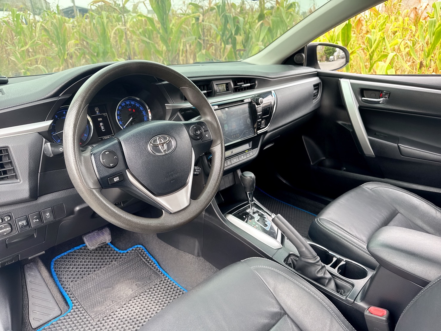 2016年 TOYOTA ALTIS 11代  一手車~Safety+版本~免key  高妥善率~省油省稅~影音齊全  空間寬敞+乘坐舒適+動力充足  第11張相片