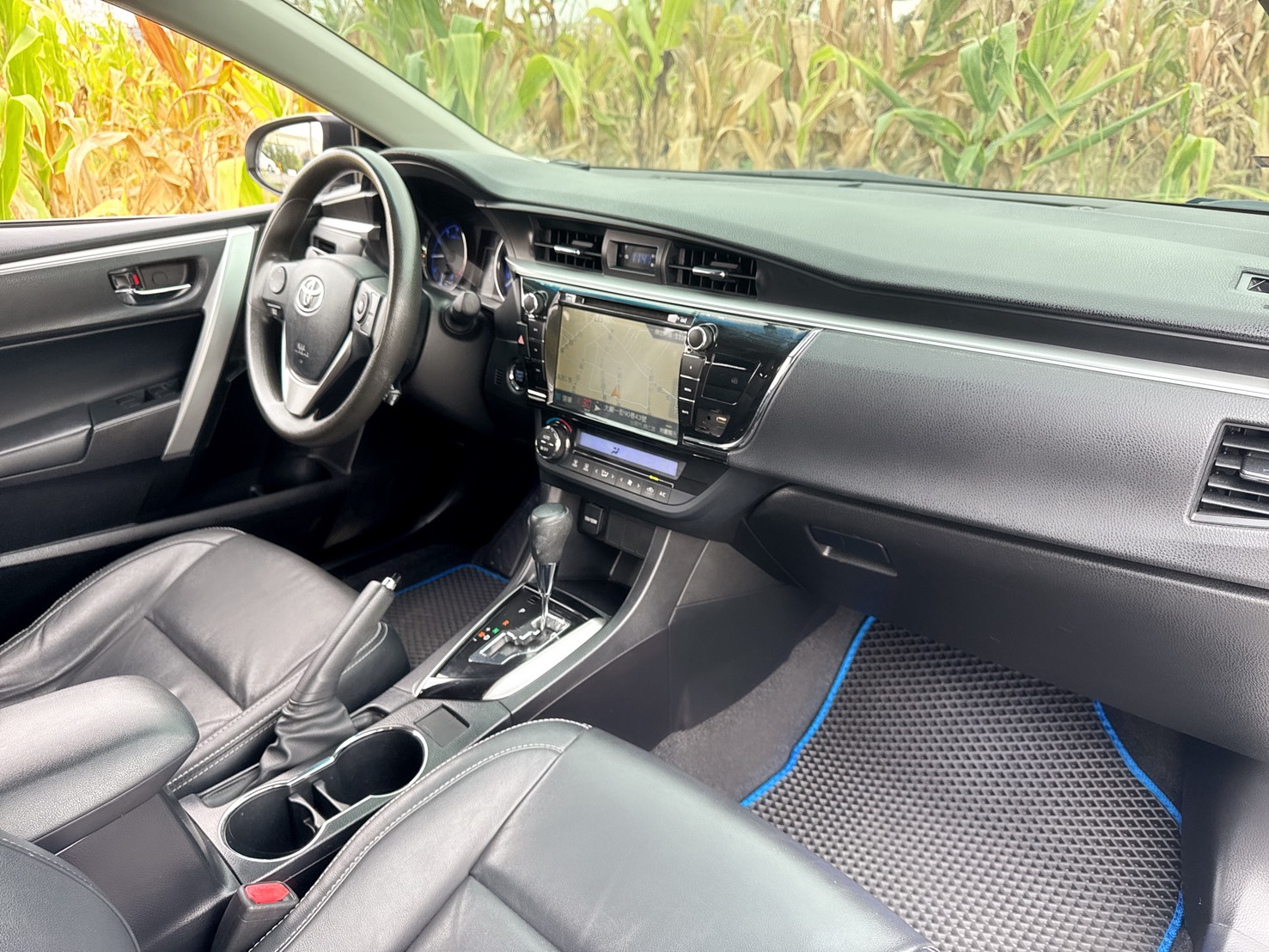 2016年 TOYOTA ALTIS 11代  一手車~Safety+版本~免key  高妥善率~省油省稅~影音齊全  空間寬敞+乘坐舒適+動力充足  第15張相片