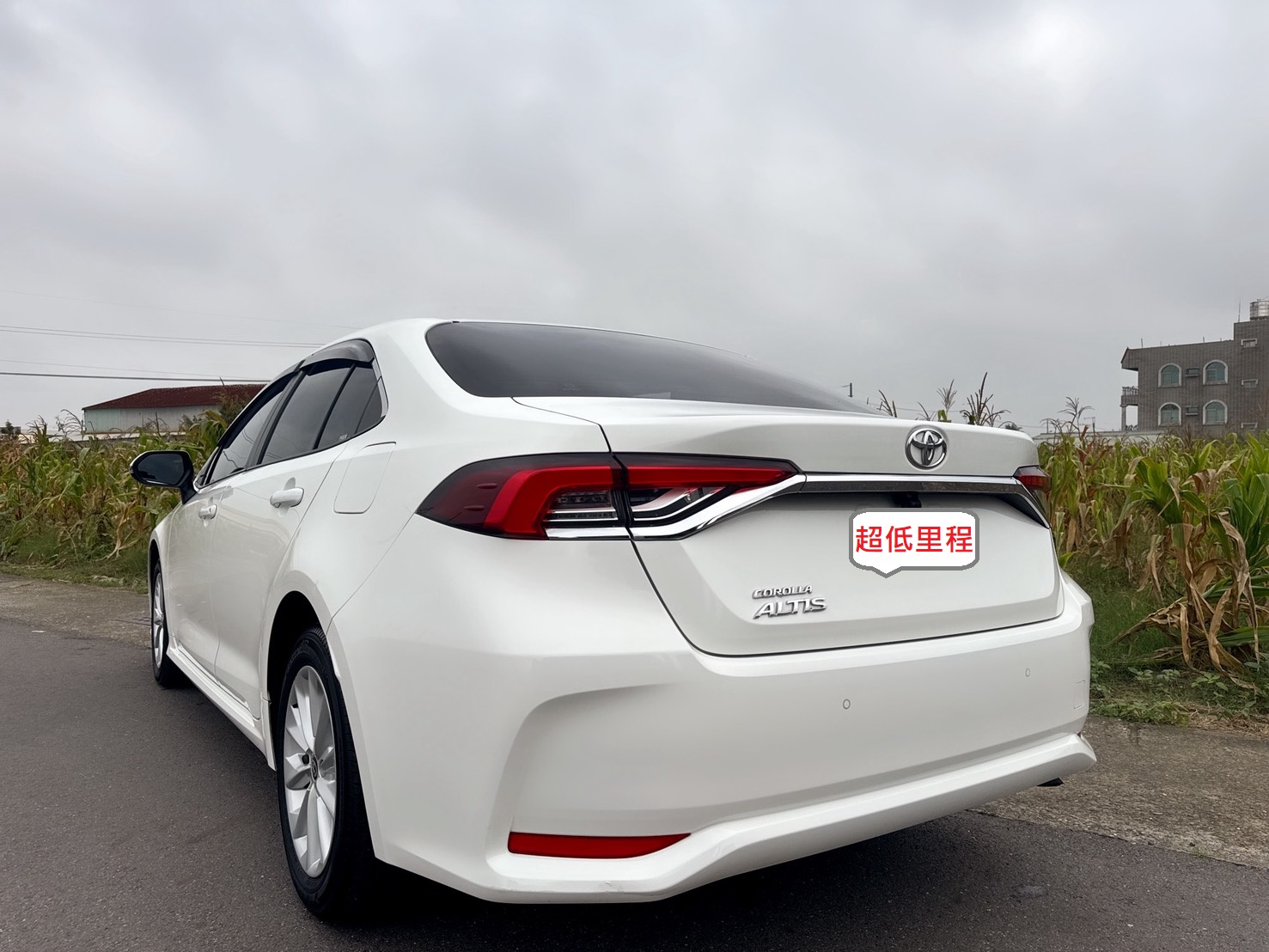 2019年 TOYOTA ALTIS 尊爵版  超低里程~年均里程5800公里  原版件 免KEY版 全新改款外型  ACC主動式跟車+車道維持輔助  第4張相片