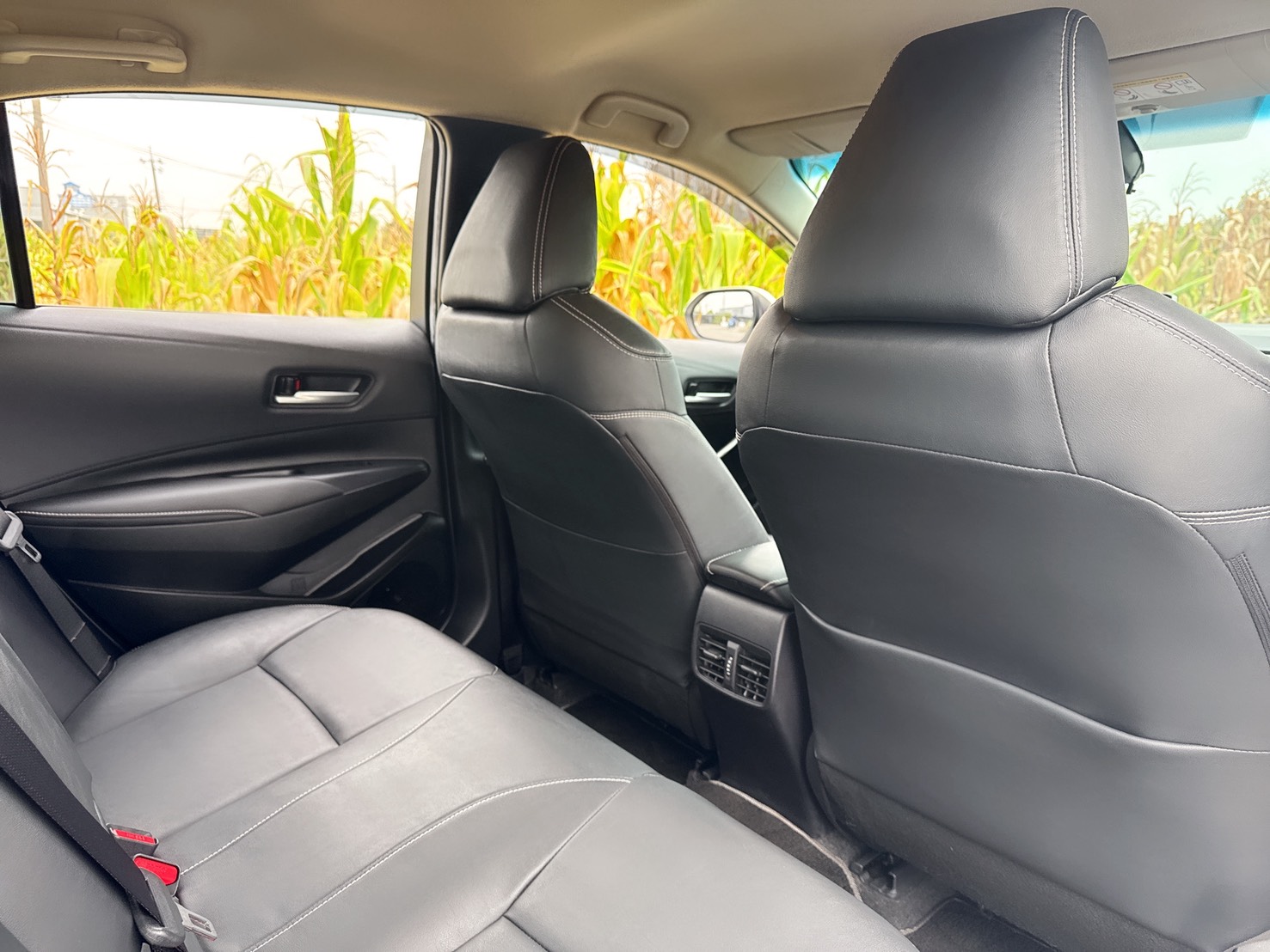 2019年 TOYOTA ALTIS 尊爵版  超低里程~年均里程5800公里  原版件 免KEY版 全新改款外型  ACC主動式跟車+車道維持輔助  第16張相片