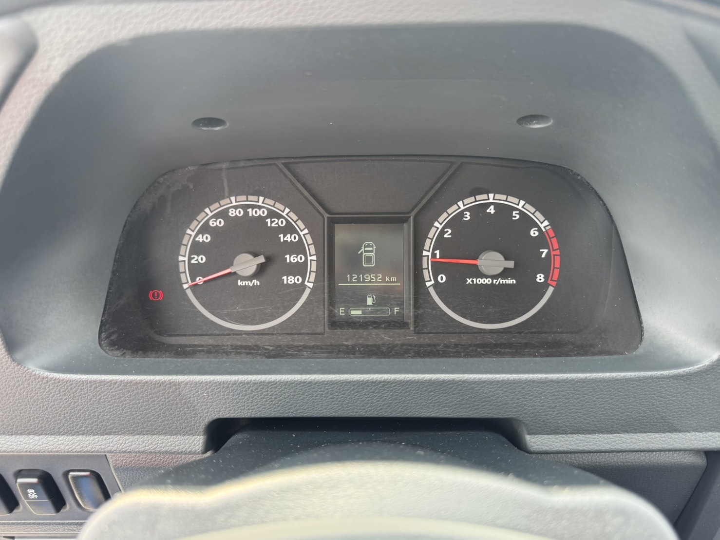 2020年 三菱 得利卡貨車 2.4L  新式車款~一手車~里程保證  框式木床+升降尾門+車底花板  動力充足+載貨空間大+車況佳  第7張相片