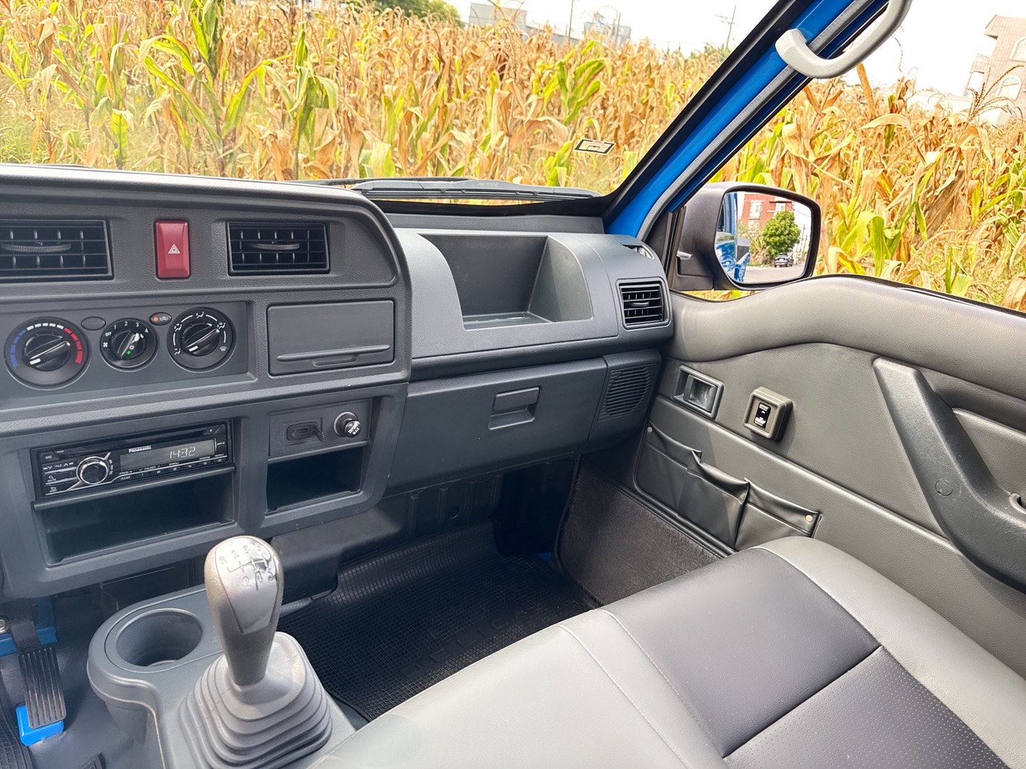 2020年 三菱 得利卡貨車 2.4L  新式車款~一手車~里程保證  框式木床+升降尾門+車底花板  動力充足+載貨空間大+車況佳  第9張相片