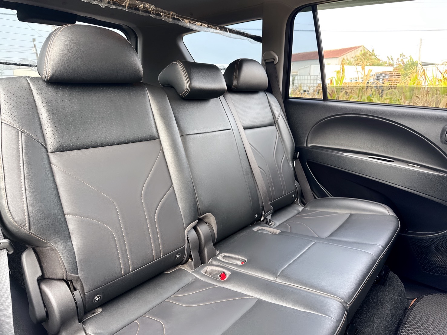 2022年 中華 ZINGER 精緻型  一手車~大、寬、平的車室空間  搭載獨創SCC安全智慧防護系統  『商旅大贏家❖跨界多功能休旅』  第18張相片