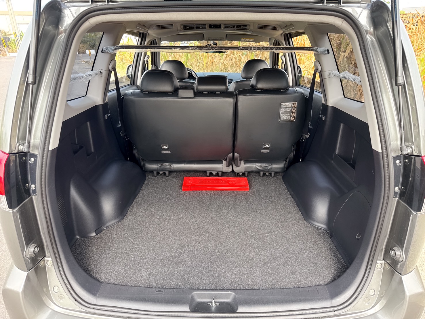 2022年 中華 ZINGER 精緻型  一手車~大、寬、平的車室空間  搭載獨創SCC安全智慧防護系統  『商旅大贏家❖跨界多功能休旅』  第19張相片