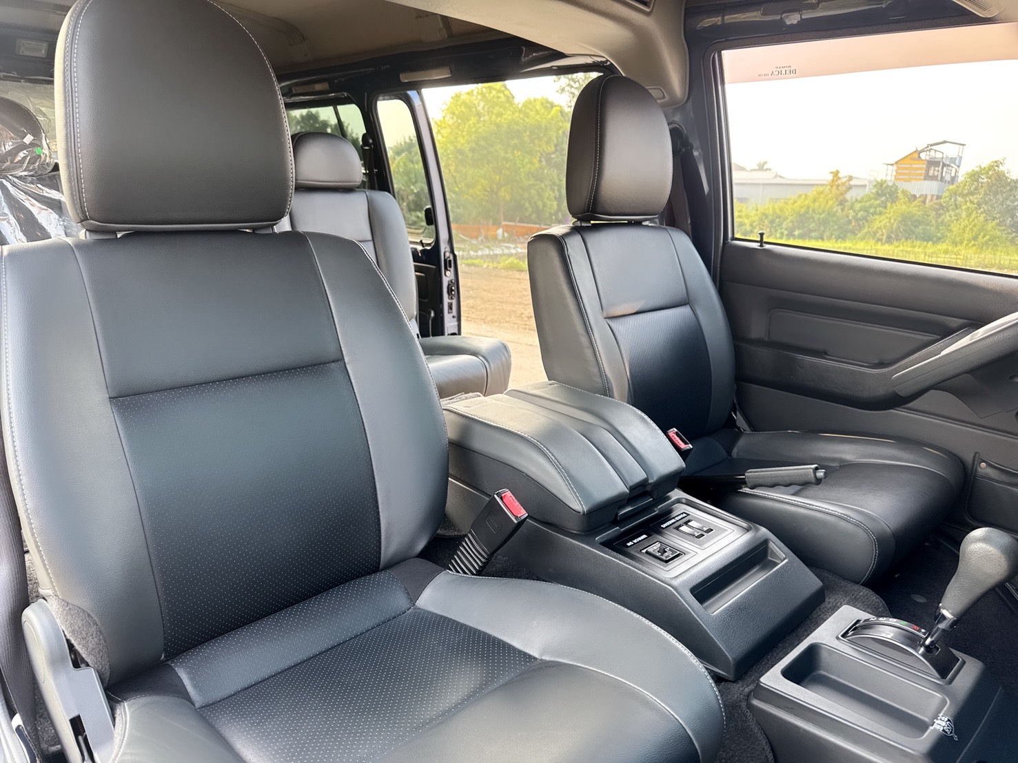 2024年 三菱 得利卡廂車 2.4L  原廠保養+一手車+新車保固中  安卓機+環景系統+電子後視鏡  『舒適八人座❖自排輕鬆好駕馭』  第15張相片