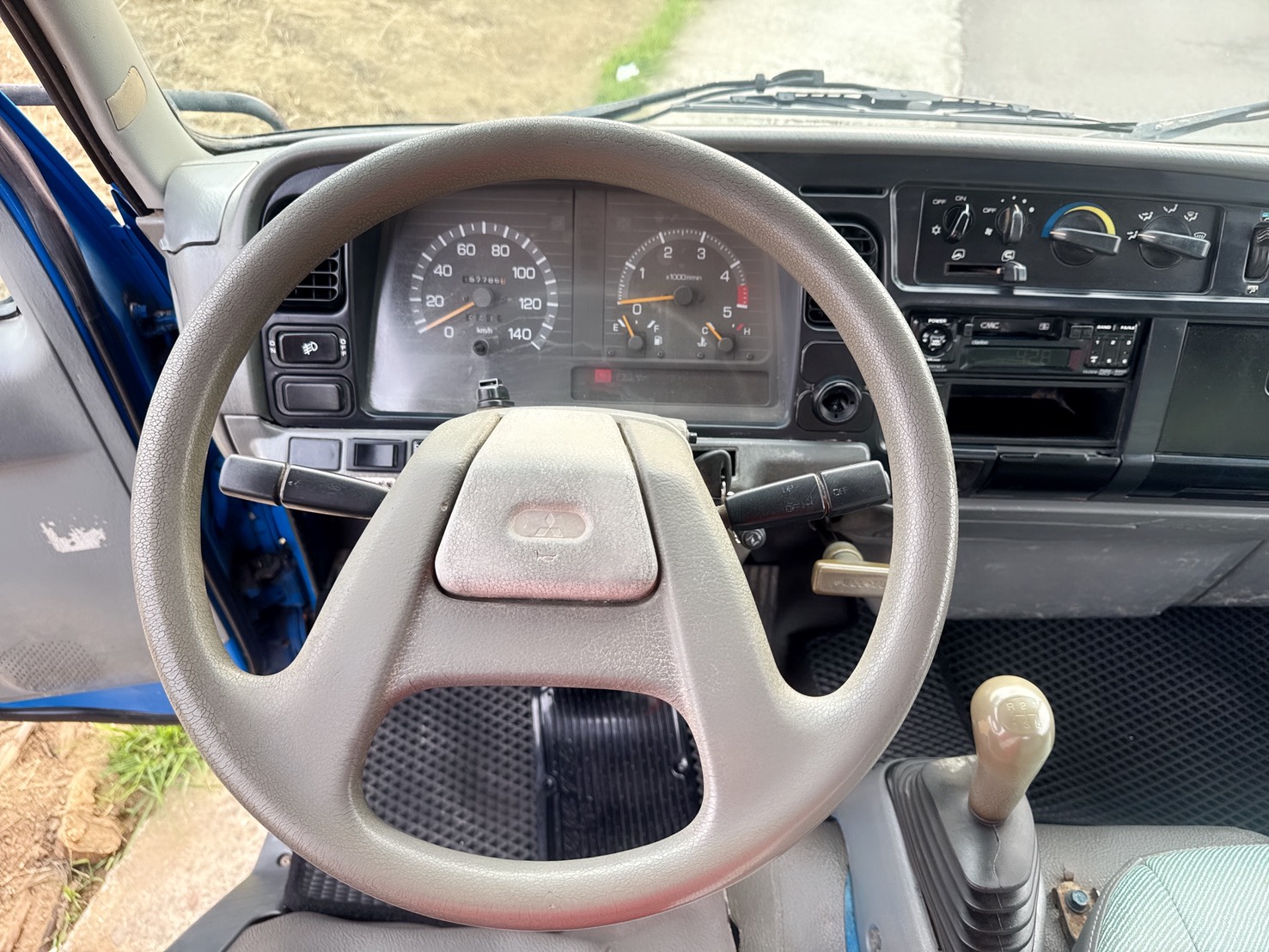 2002年 三菱 堅達 3.5噸 10.5尺   框式木床~低里程~柴油大扭力  商務運輸~超耐操生財工具首選  第8張相片