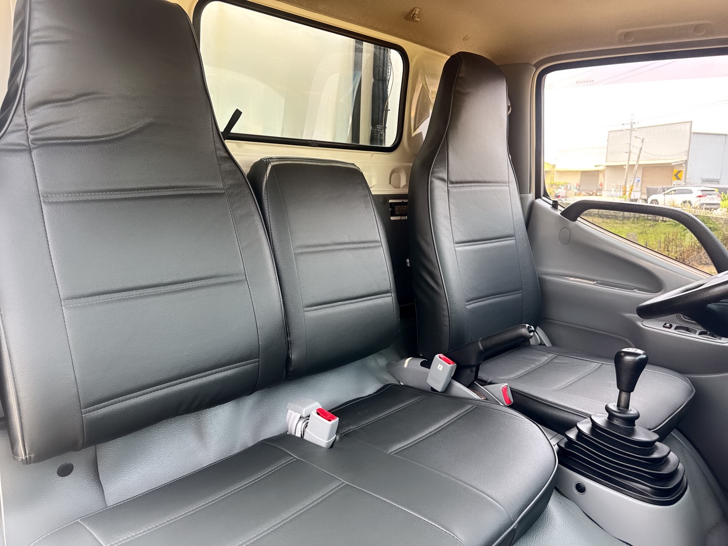 2019年 HINO 11.5尺 冷凍車  免使用尿素+已升級總重5噸  同級車中扭力最大~原廠保養  低里程~物流運輸業第一首選  第14張相片