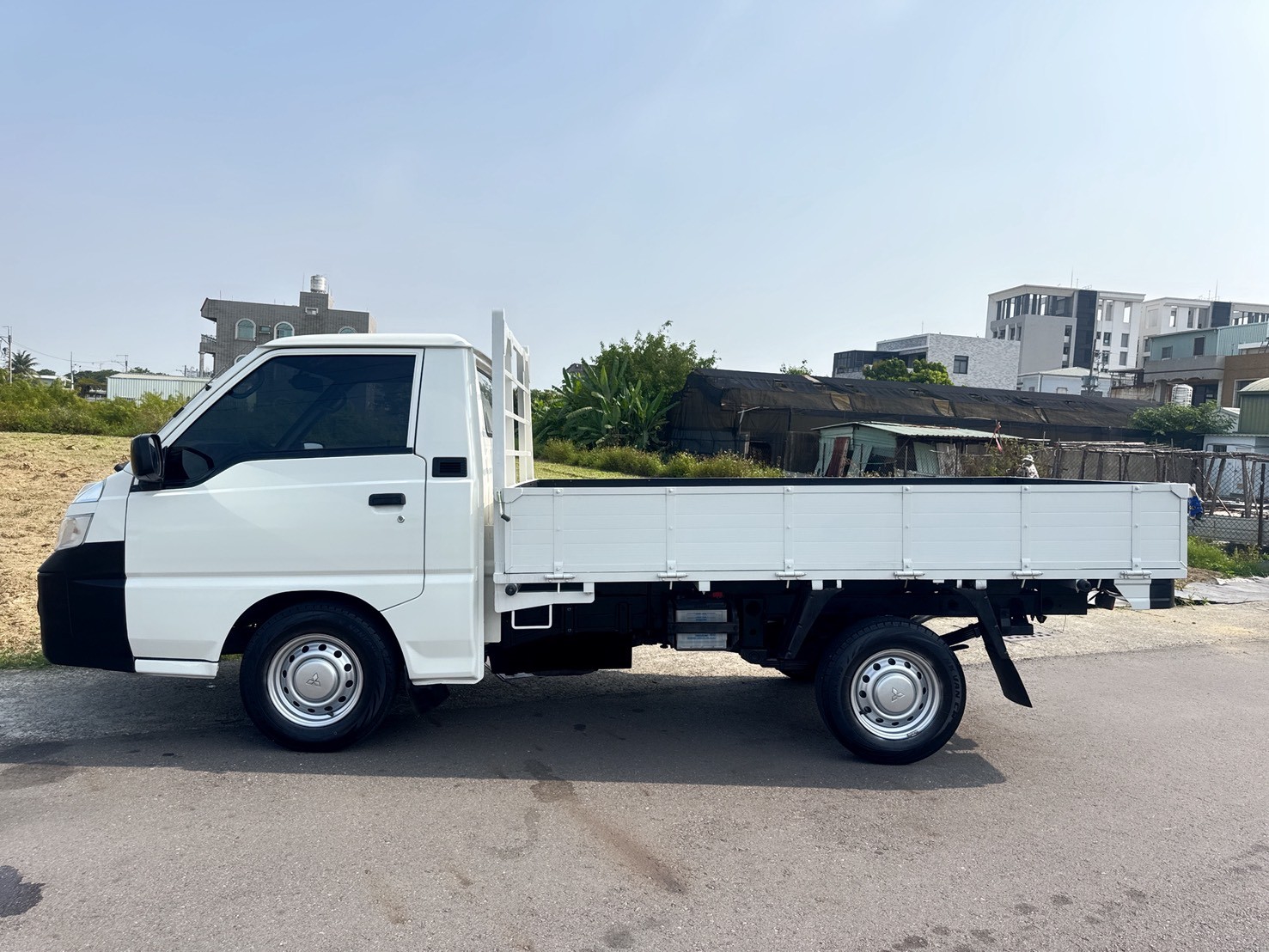 2023年 三菱 得利卡貨車 自排  全新框式木床+內外車況極佳  足有力+真耐操+載貨空間大  第5張相片